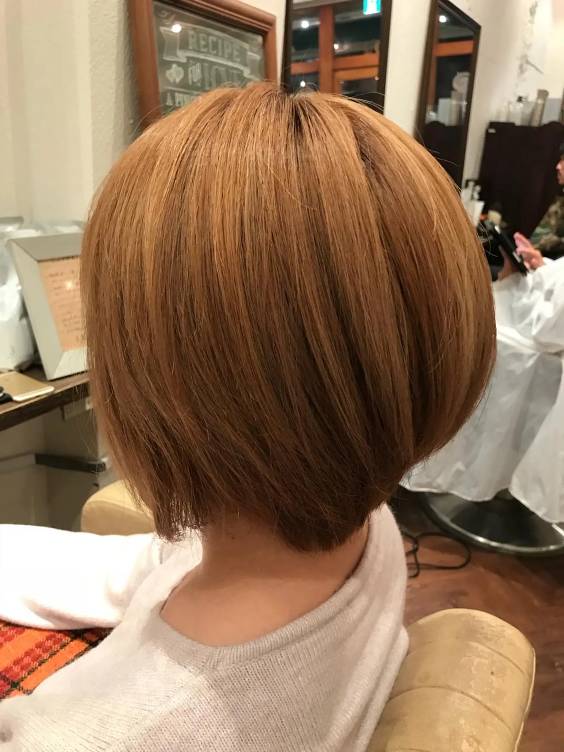ショート カラー ベージュカラー ハイライトカラー ミルクティーベージュ ハイライト ヘアカラー 小森谷 亮太のヘアスタイル