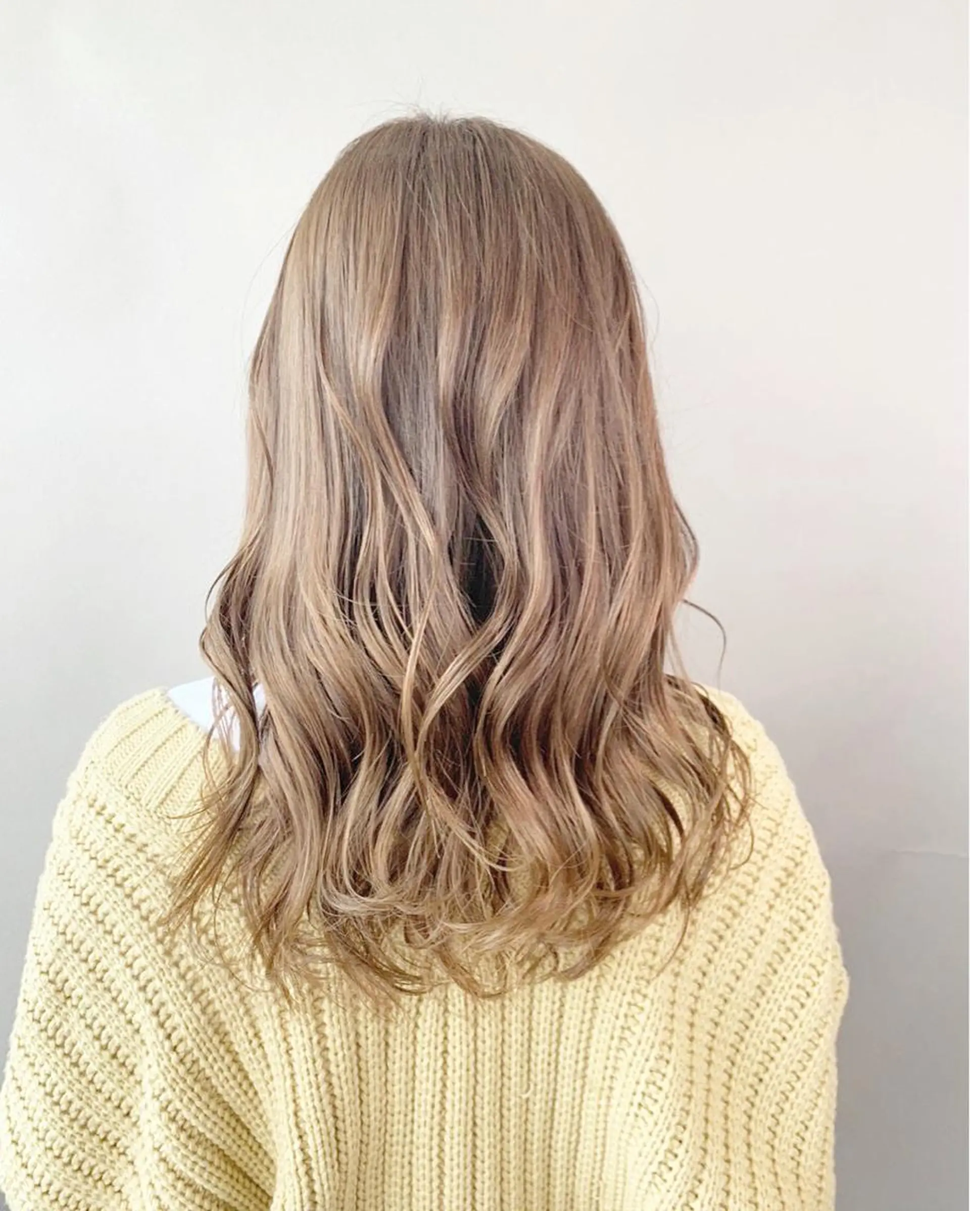 セミロング カラー 福森 みずきのヘアスタイル