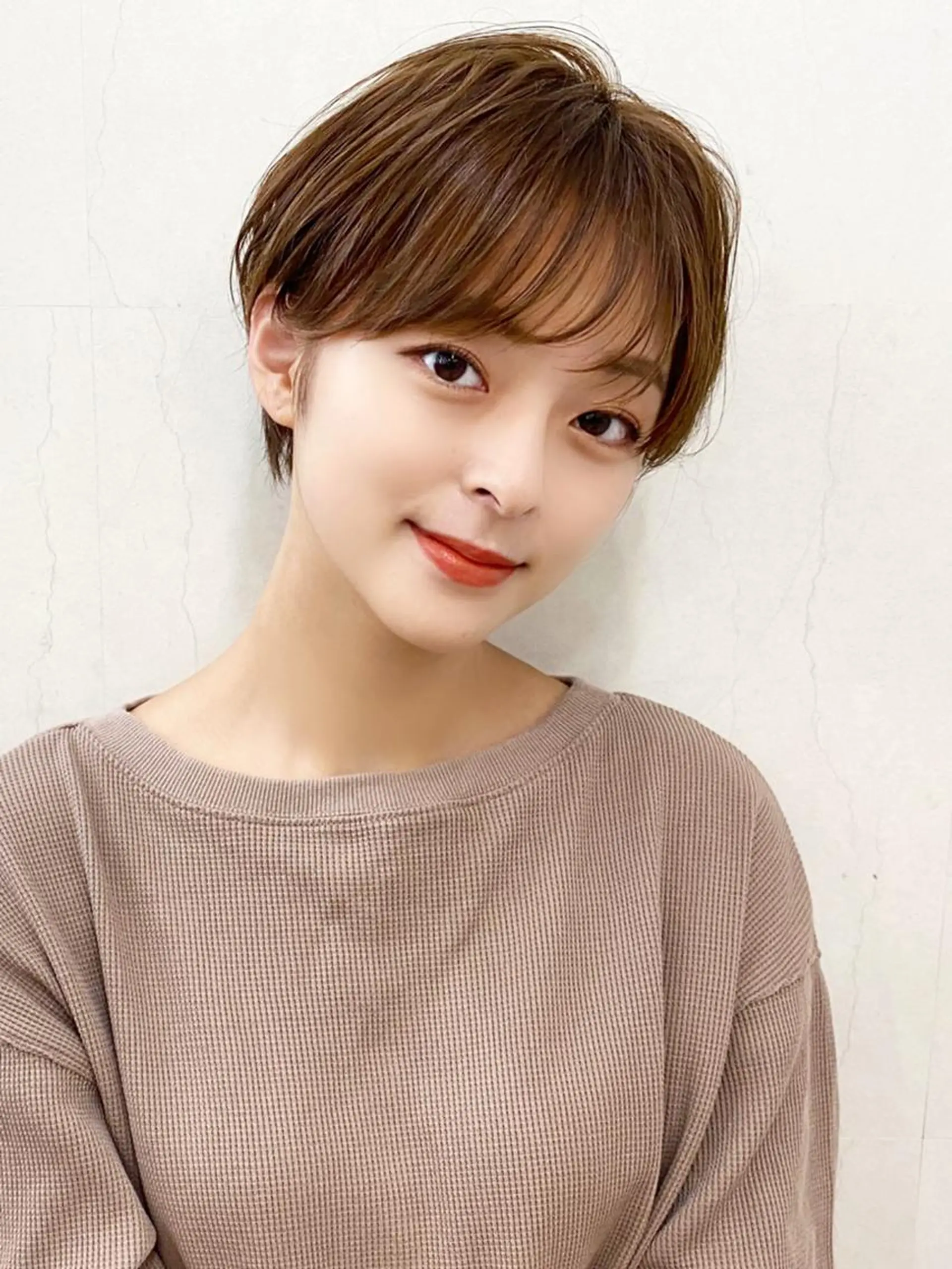 ショート 切りっぱなしボブ ショートボブ ボブ ハイライト シースルーバング 似合わせ/茅ヶ崎 スズキ タクマのヘアスタイル