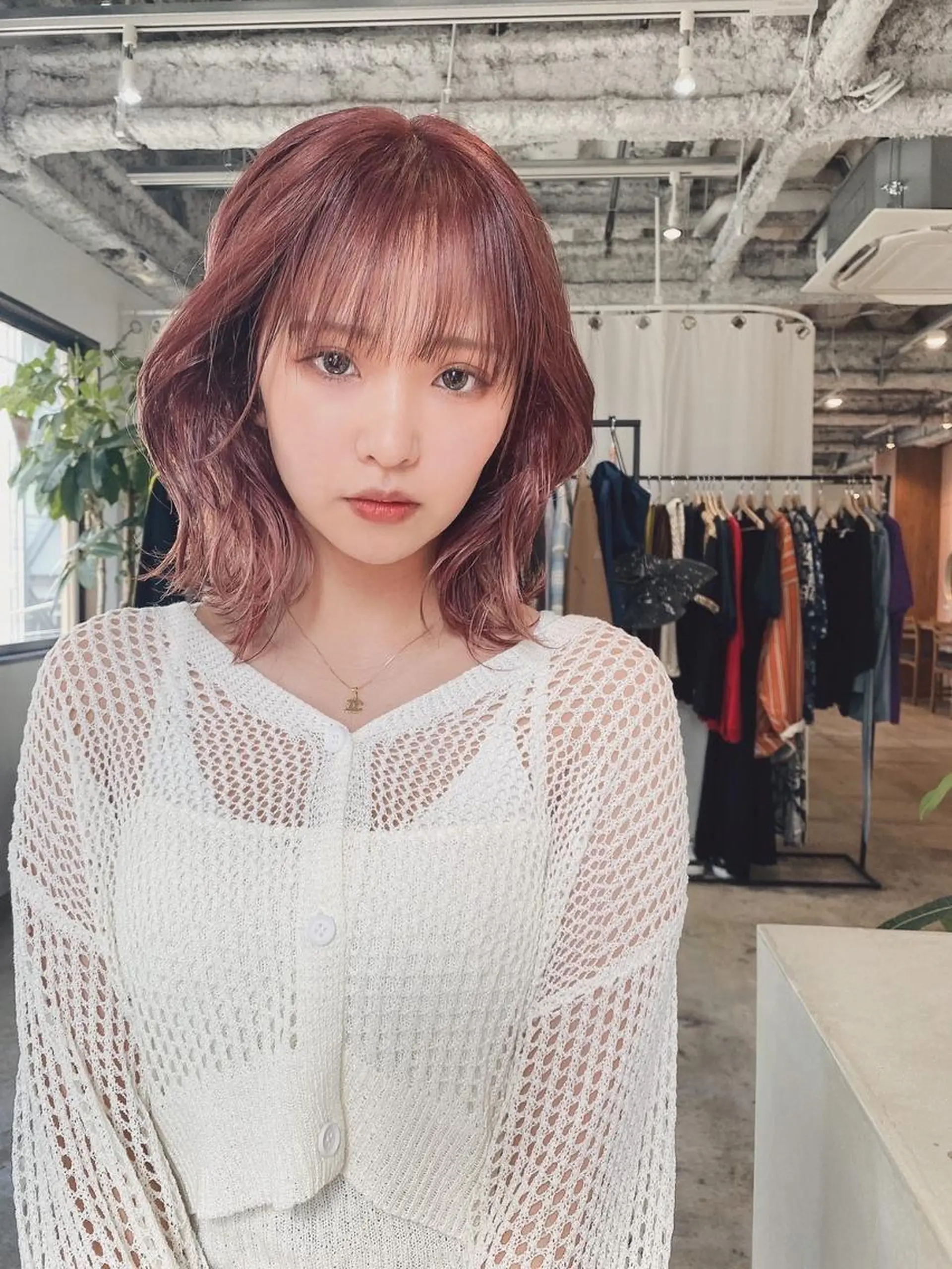 ミディアム エギョモリ 天使の羽バング・フェザーバング ハッシュカット ハイライト タンバルモリ カット ヘアカラー CEINE【セーヌ】 三軒茶屋のヘアスタイル