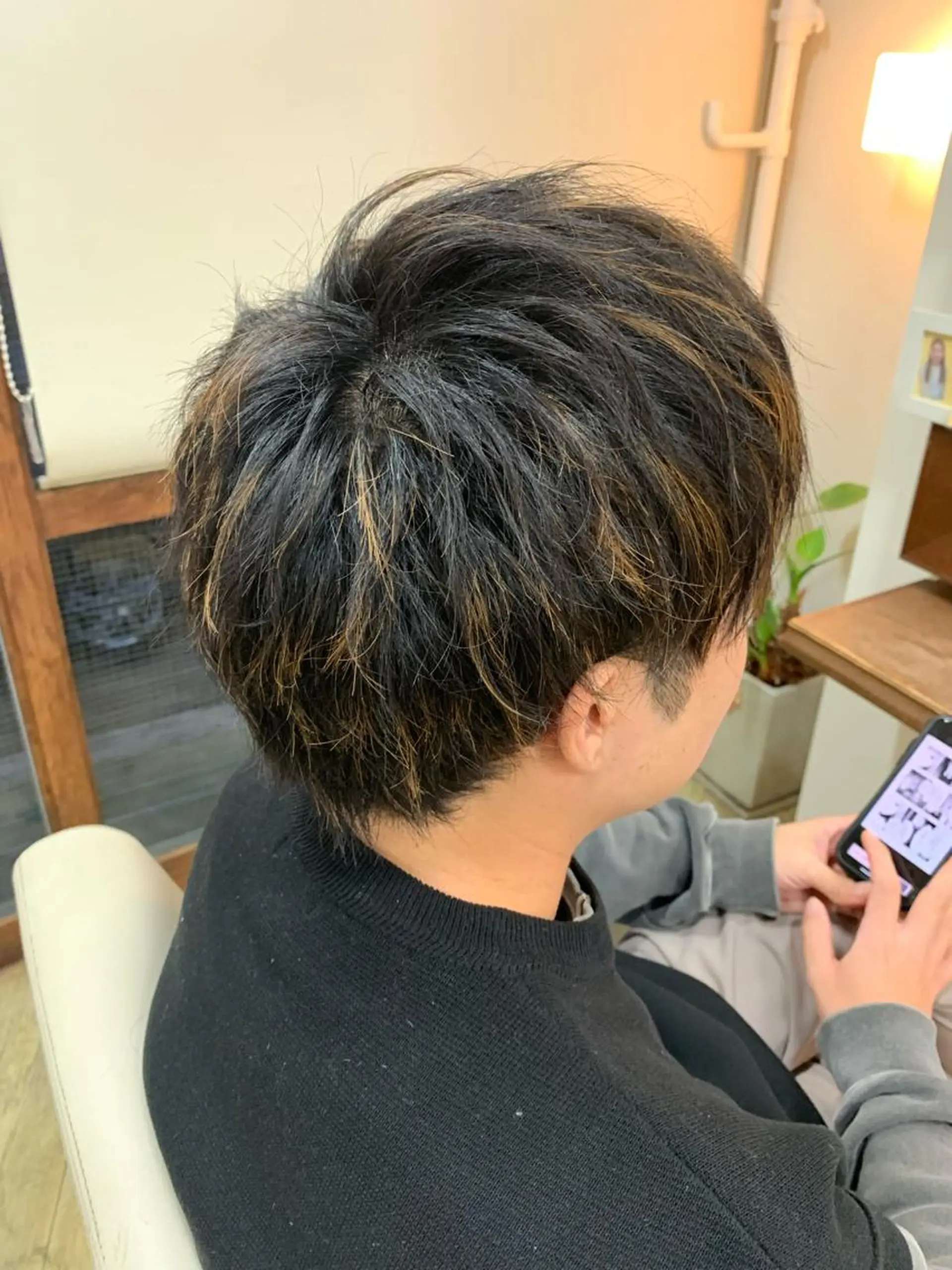 カラー パーマ メンズ メンズハイライト ハイライトカラー メンズサロン　アソビ所属・【扱いやすいパーマ】 眞鍋拓己のヘアスタイル