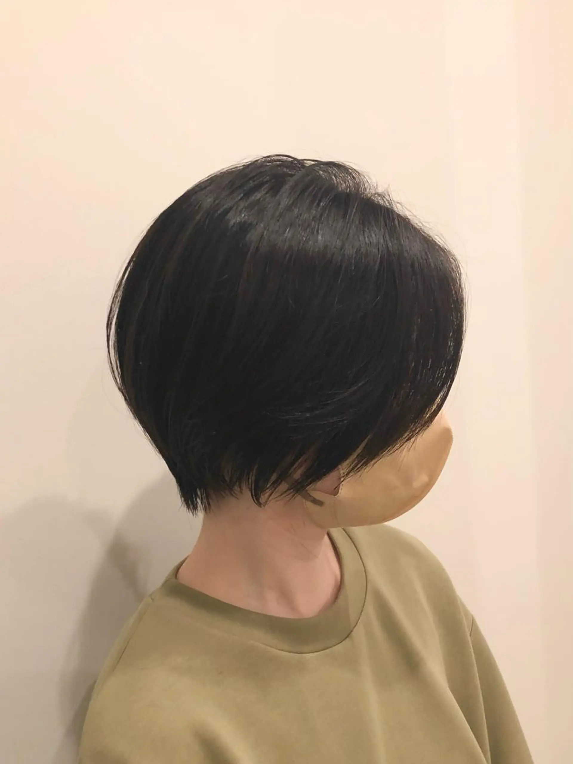ショート くびれヘア ショートヘア カット トリートメント 透け感カラー🫧 加納トモヒロのヘアスタイル