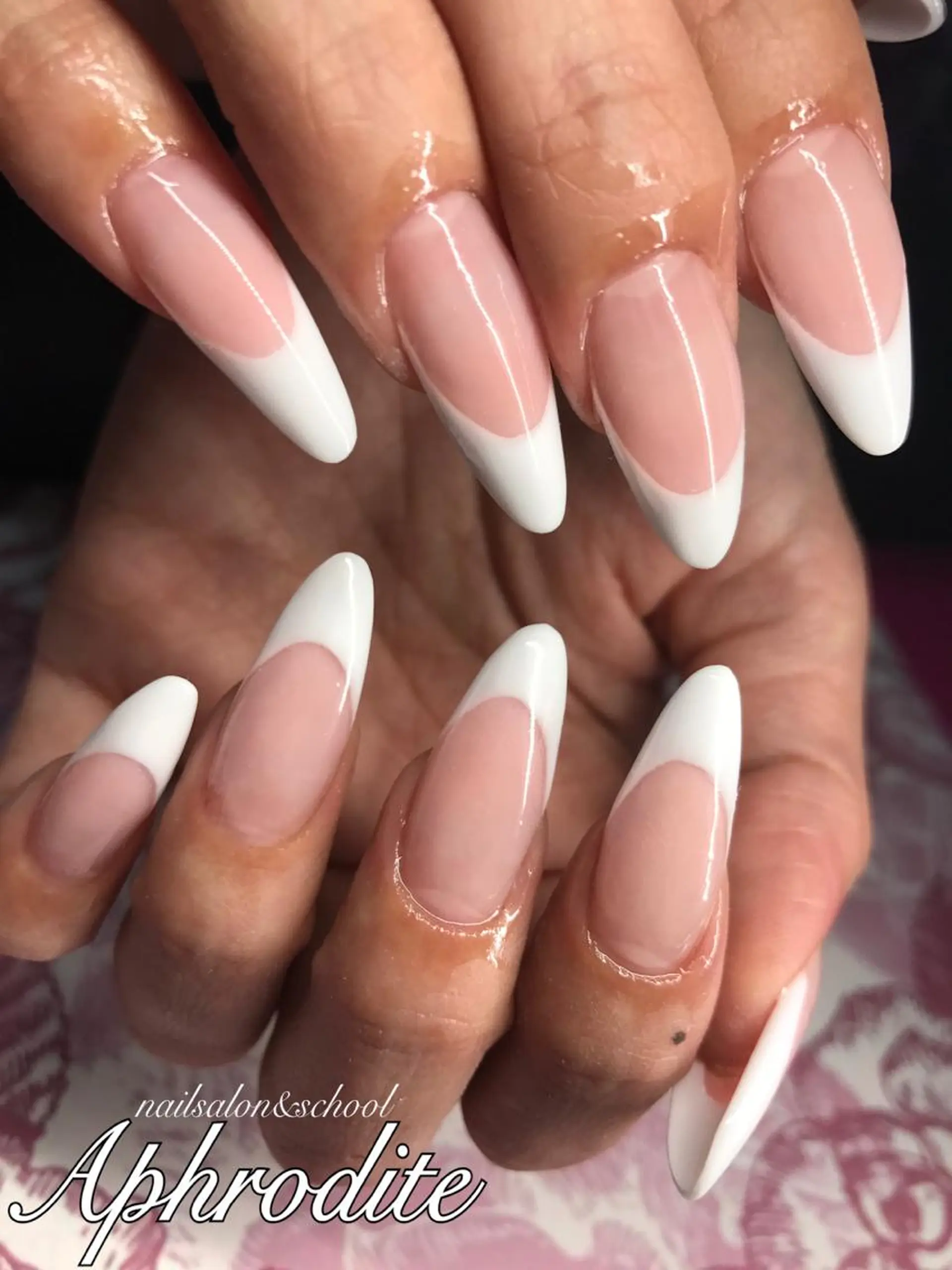 ネイル フレンチネイル APHRODITE Nagisaのネイルデザイン