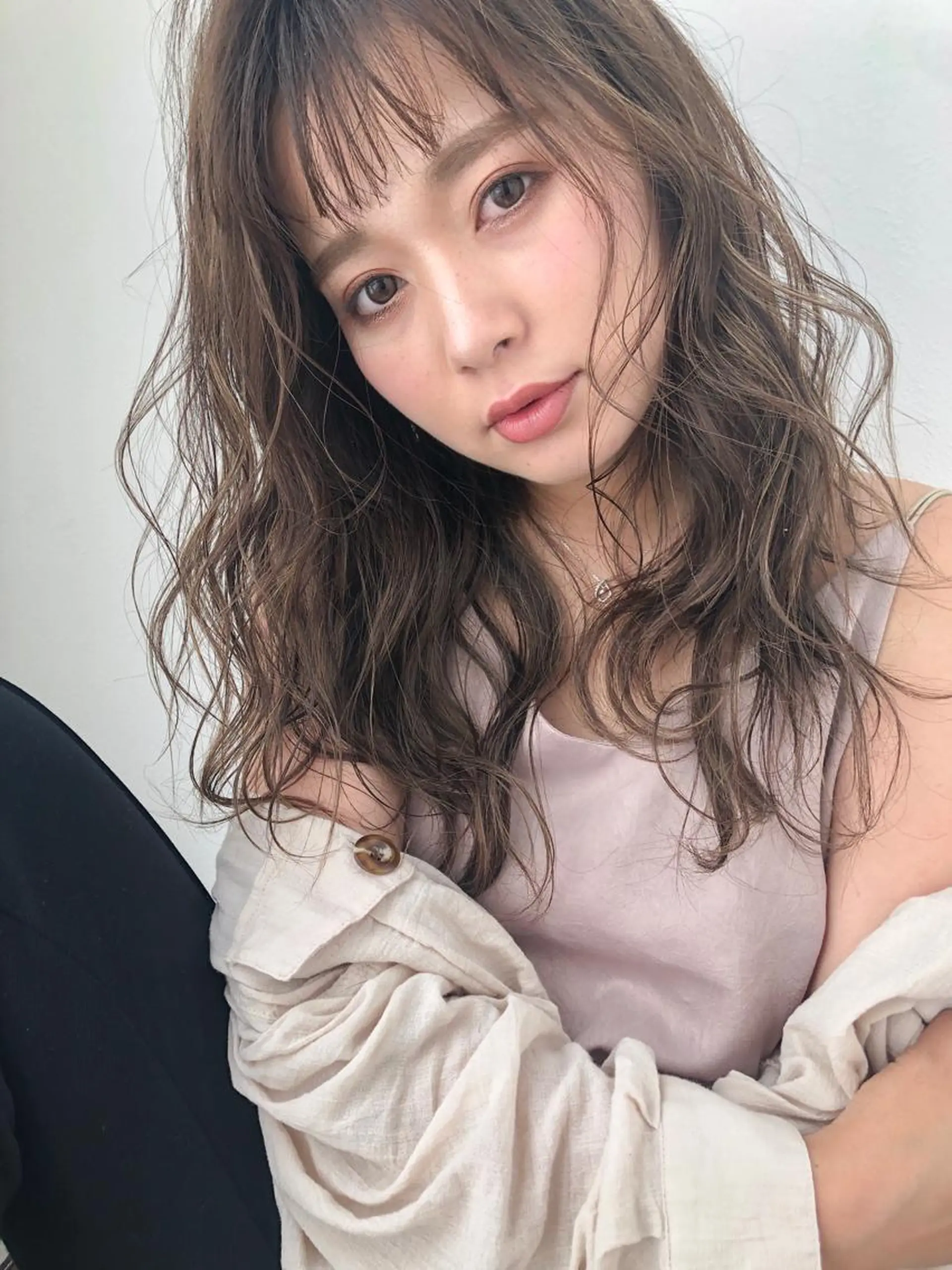 ロング ハイライト カット ヘアカラー トリートメント a .のヘアスタイル
