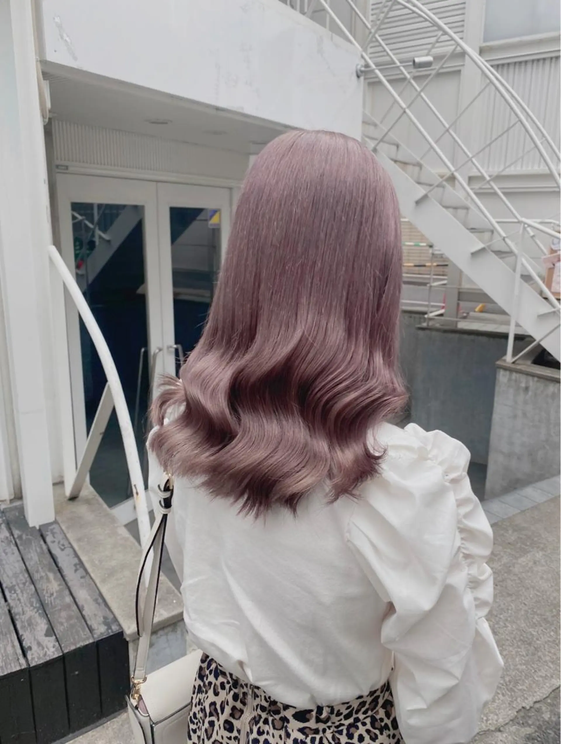 セミロング カラー ヘアアレンジ メンズ メンズバレイヤージュ メンズブリーチ メンズハイライト メンズハイトーン メンズインナーカラー ヘアカラー トリートメント ハイトーン×韓国ヘア 💍tiam💍のヘアスタイル