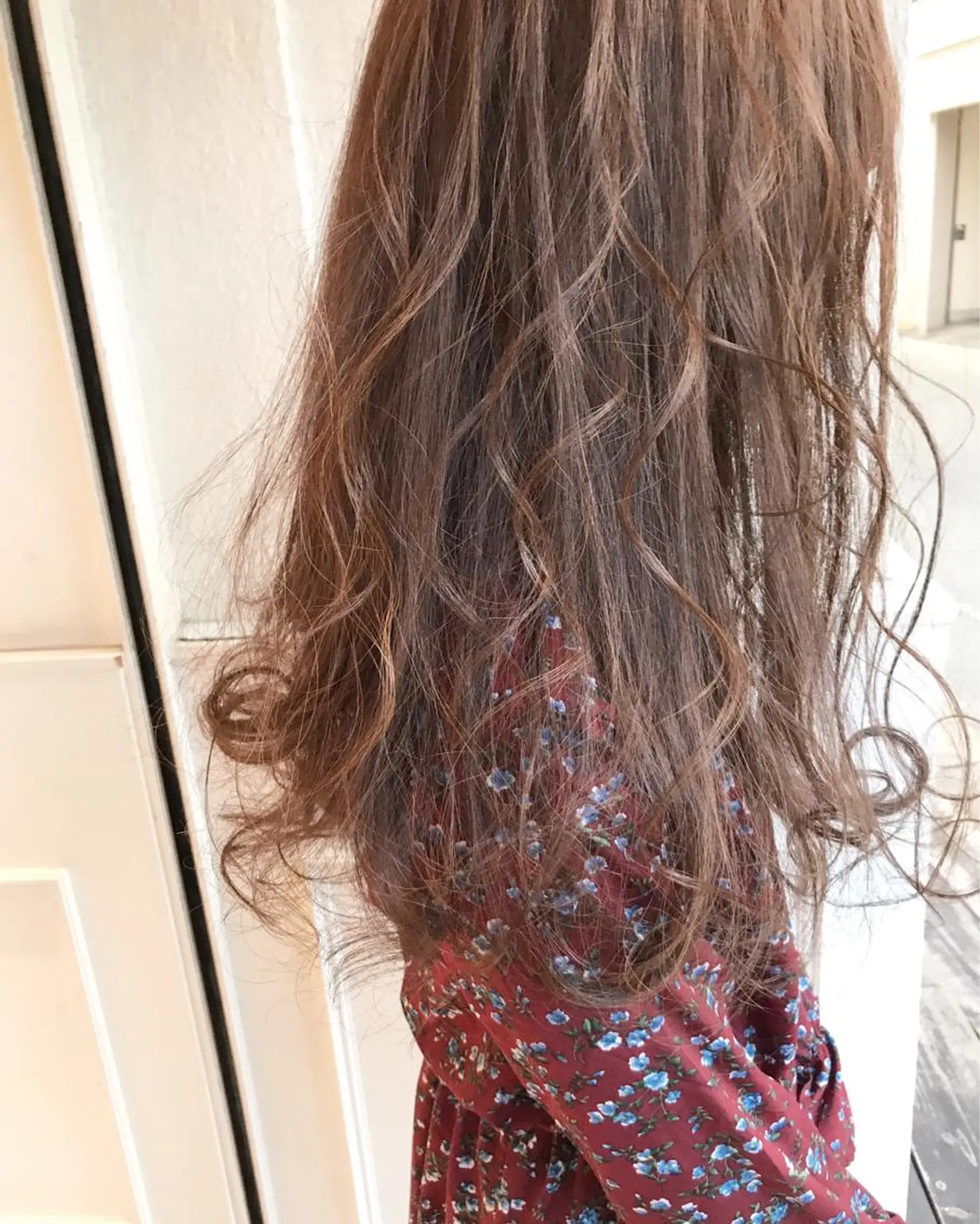 ロング ラベンダーベージュ カット Musiiik hairのヘアスタイル