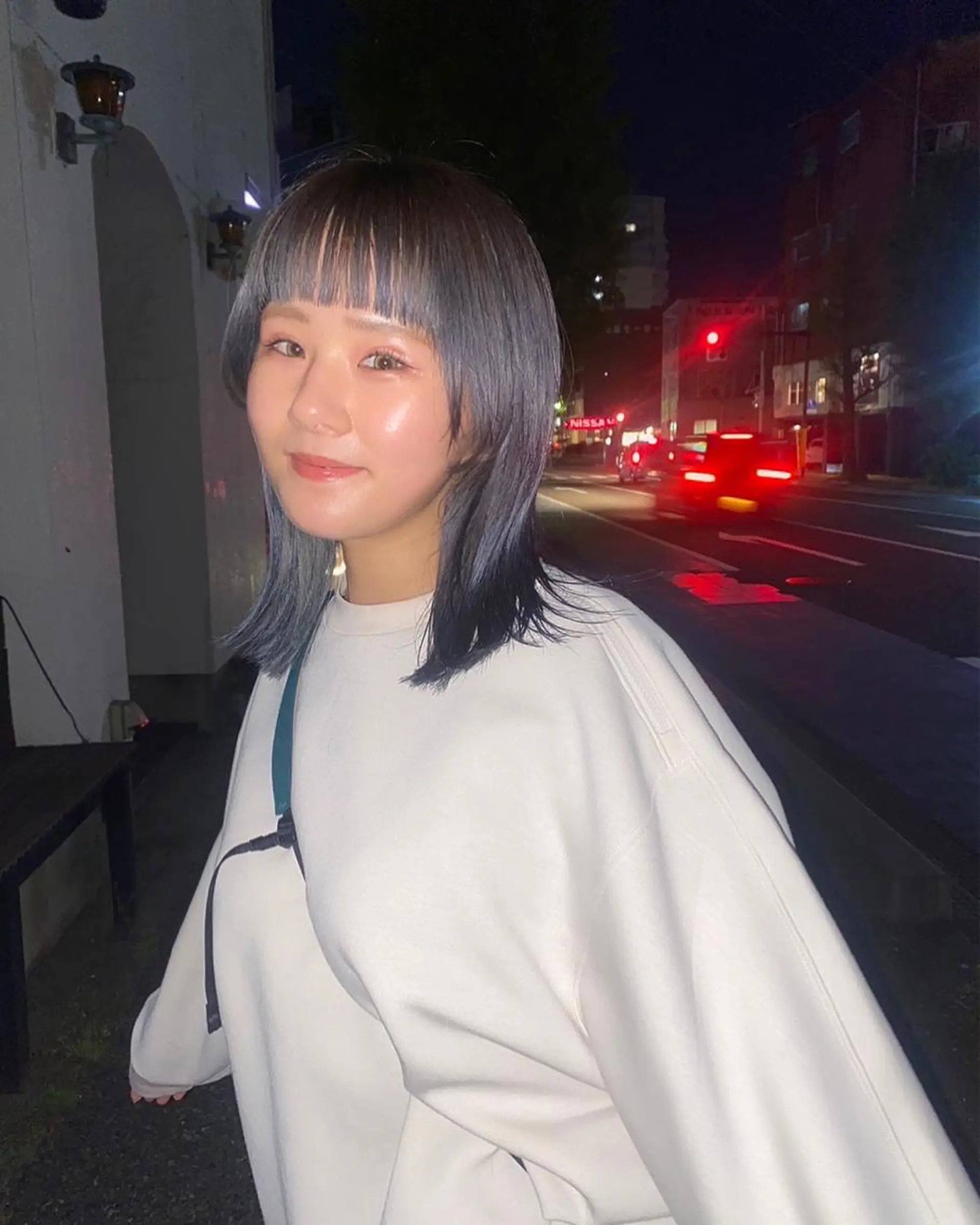 ミディアム カラー 小日向 沙織のヘアスタイル