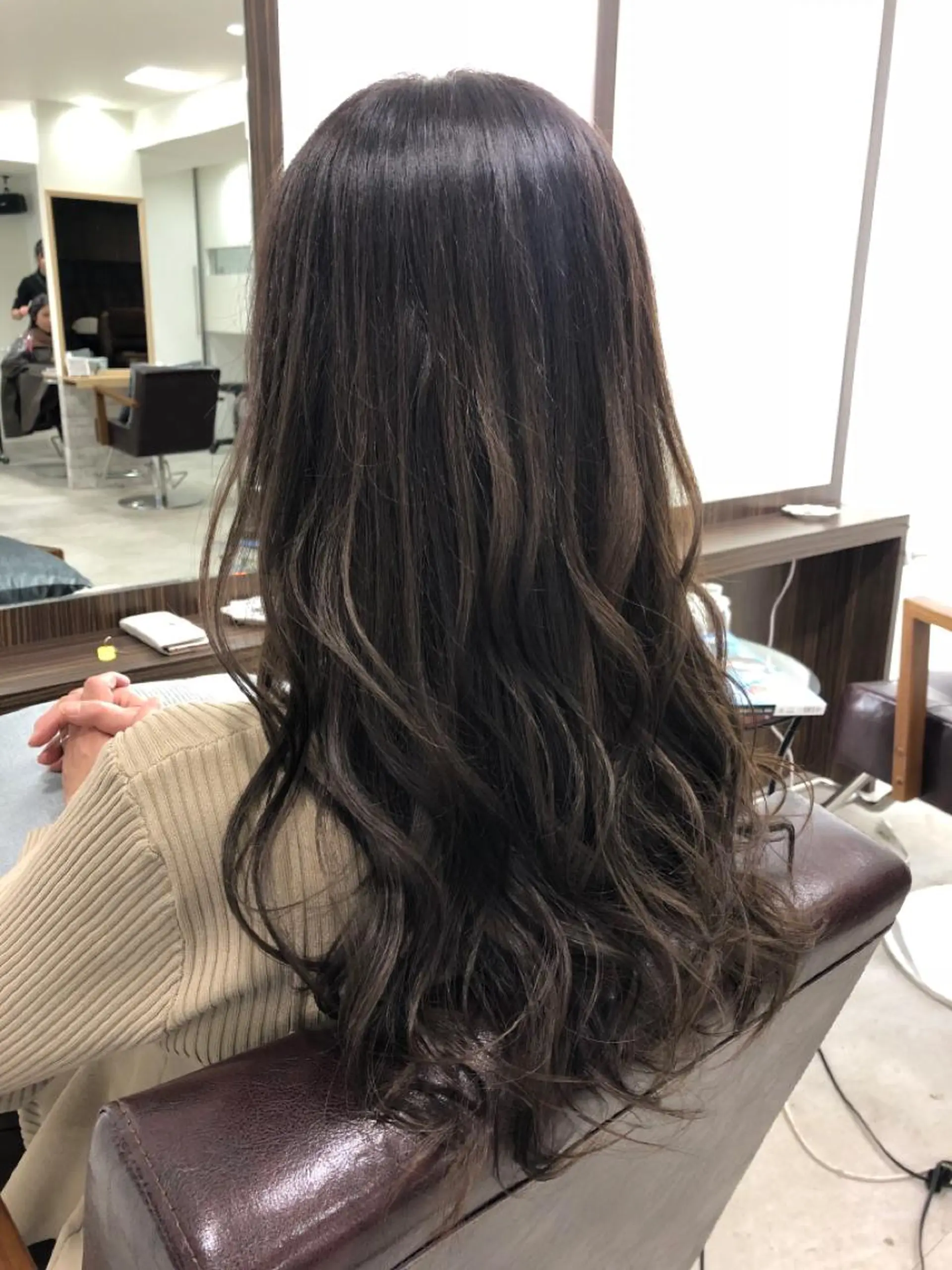 ロング カラー ブラウンカラー Zina 難波所属・YUDA 湯田のヘアスタイル