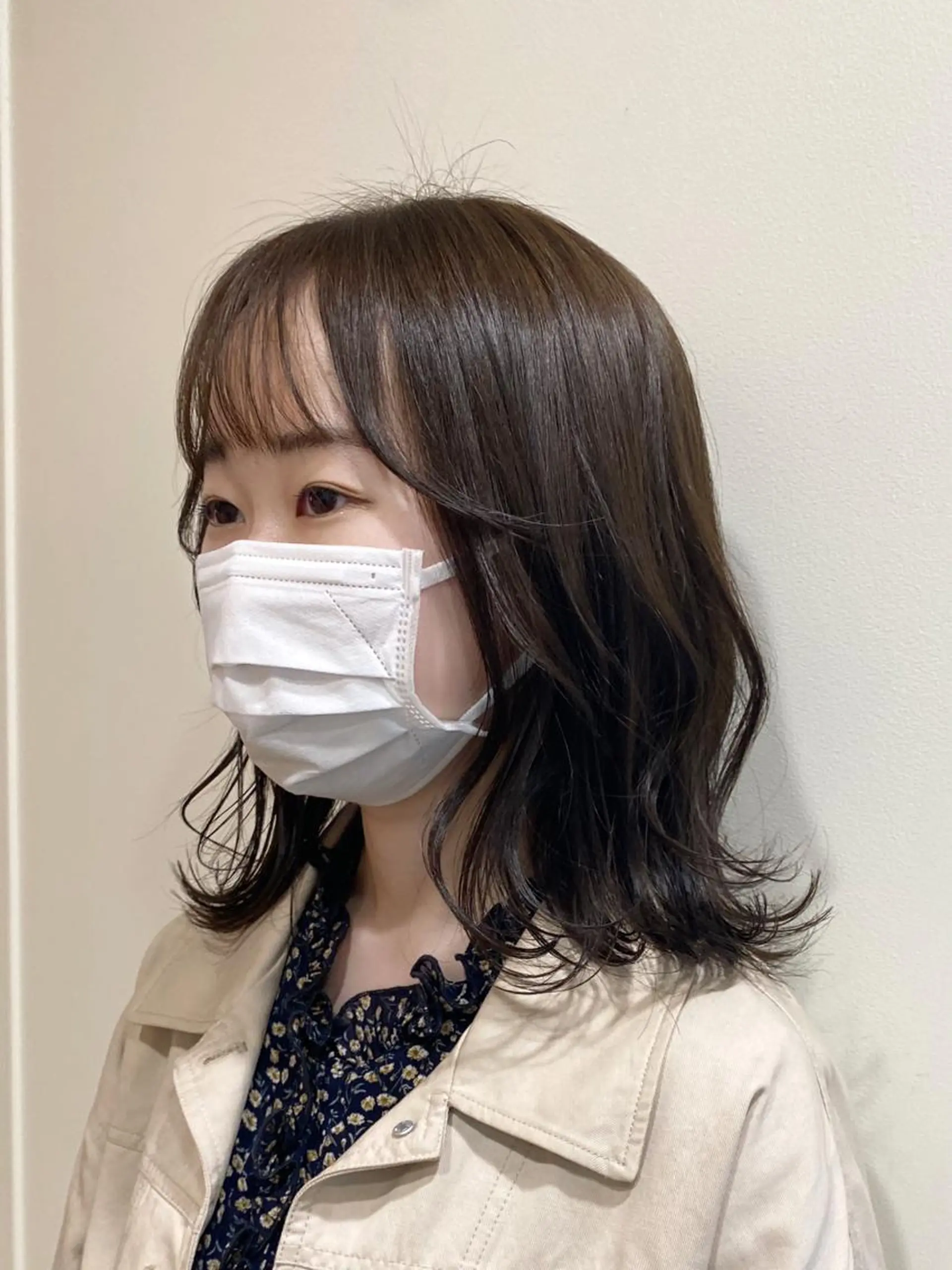 ミディアム カラー グレージュ くびれヘア カット ヘアカラー salowin渋谷kitaya park前所属・RIKA韓国ヘア/く びれヘア/上品カラーのヘアスタイル