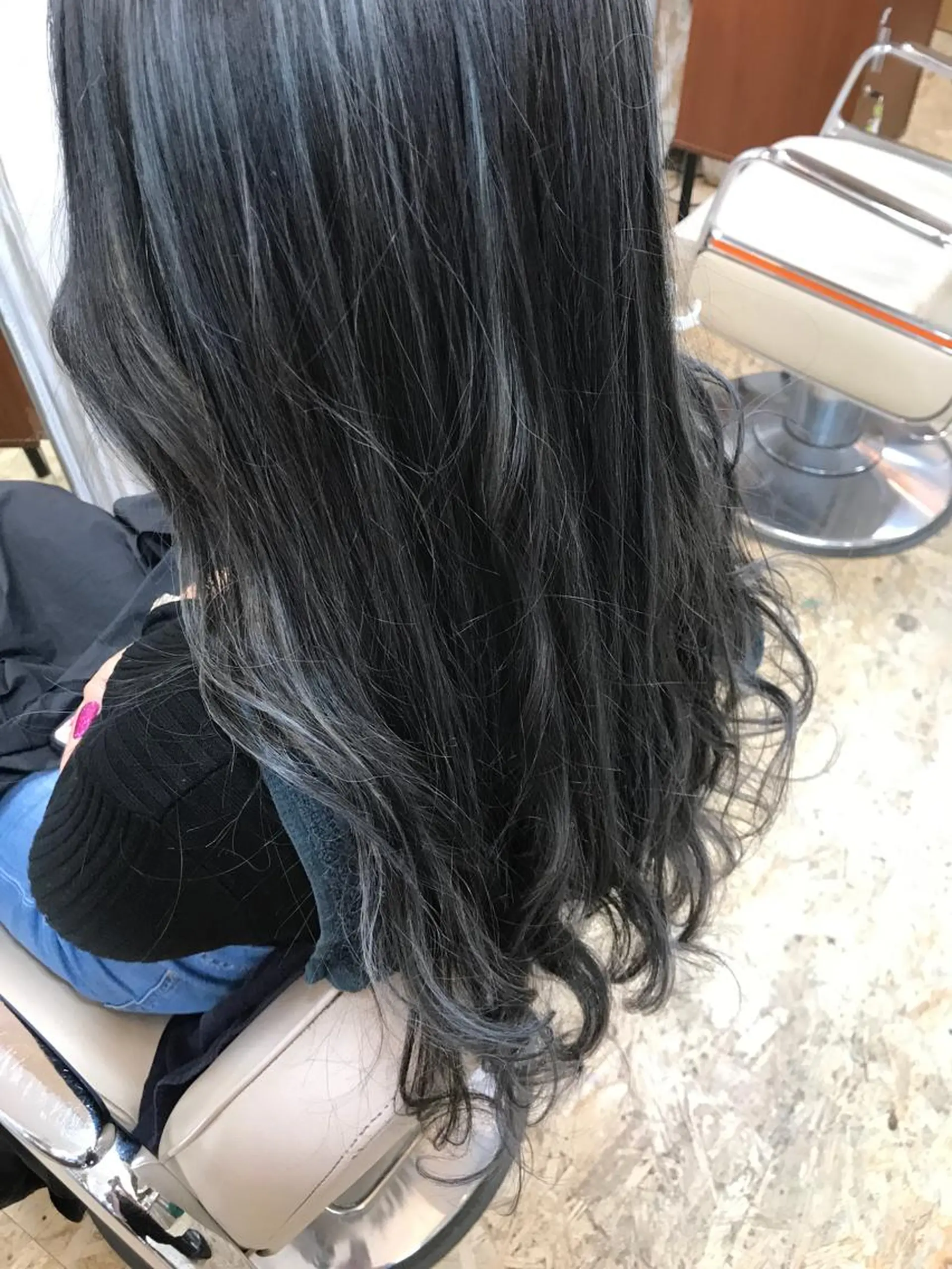 セミロング カラー ブリーチ ハイライトカラー ハイライト 平尾 拓也のヘアスタイル
