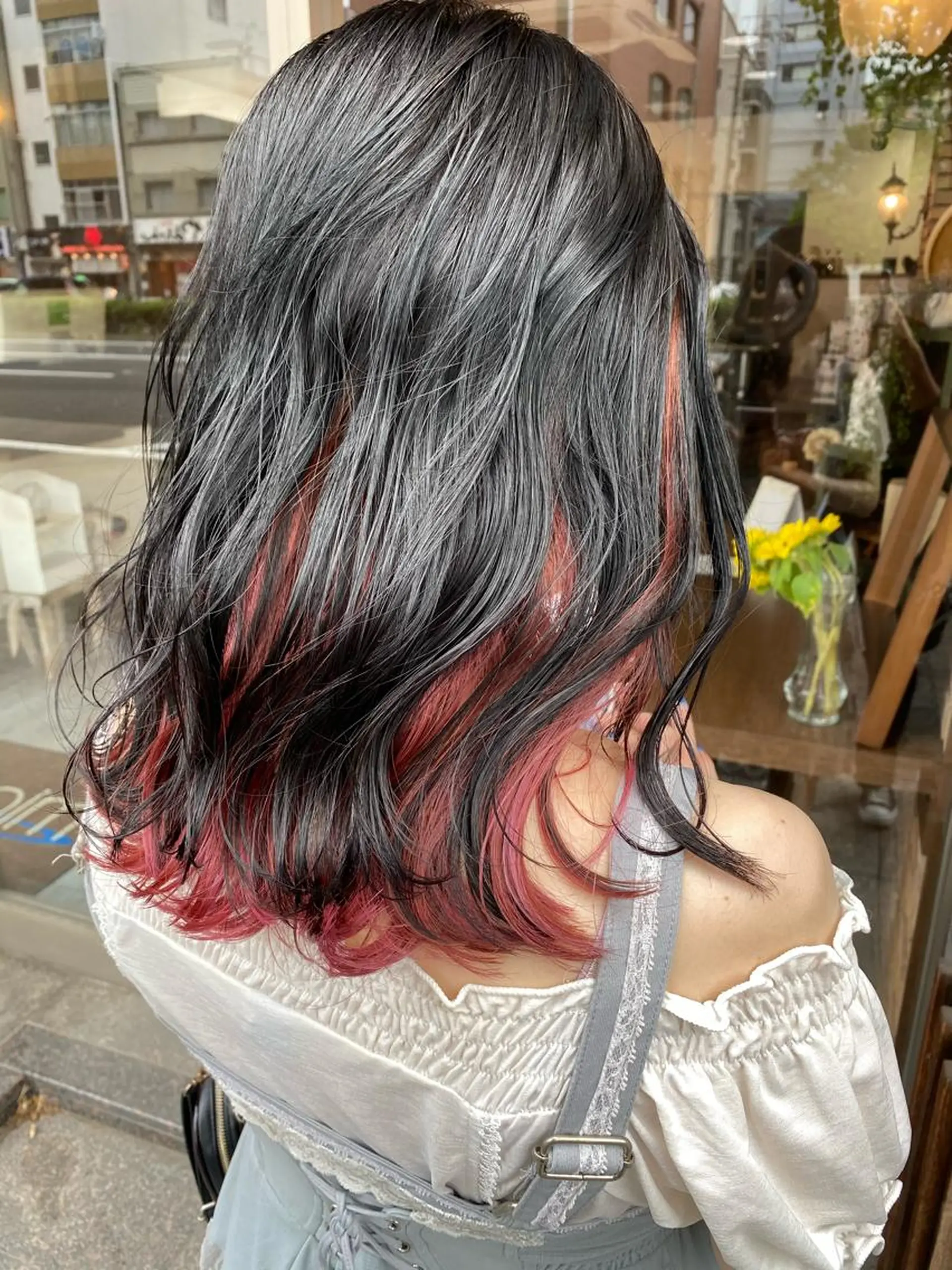 セミロング カラー インナーカラー ピンクカラー カット ヘアカラー トリートメント 日比 貴大/ minim hairのヘアスタイル