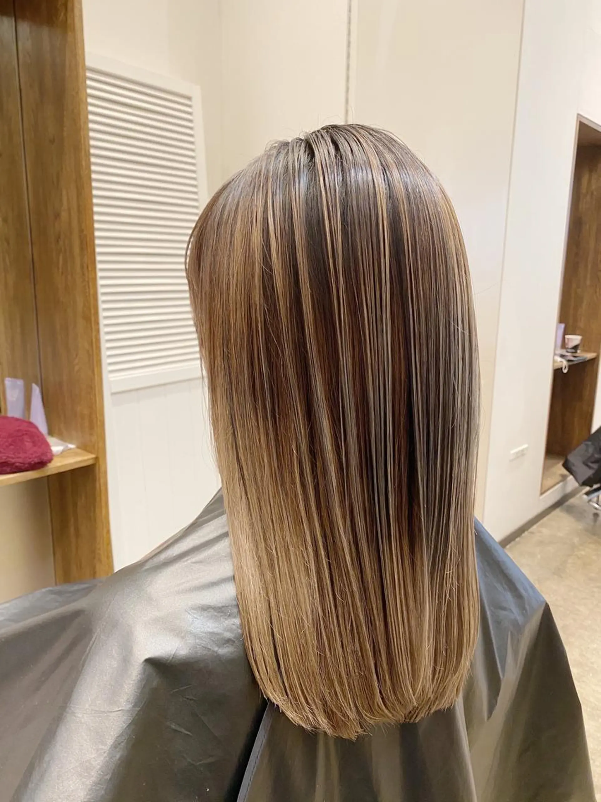 セミロング ヘアカラー トリートメント 入江 允のヘアスタイル