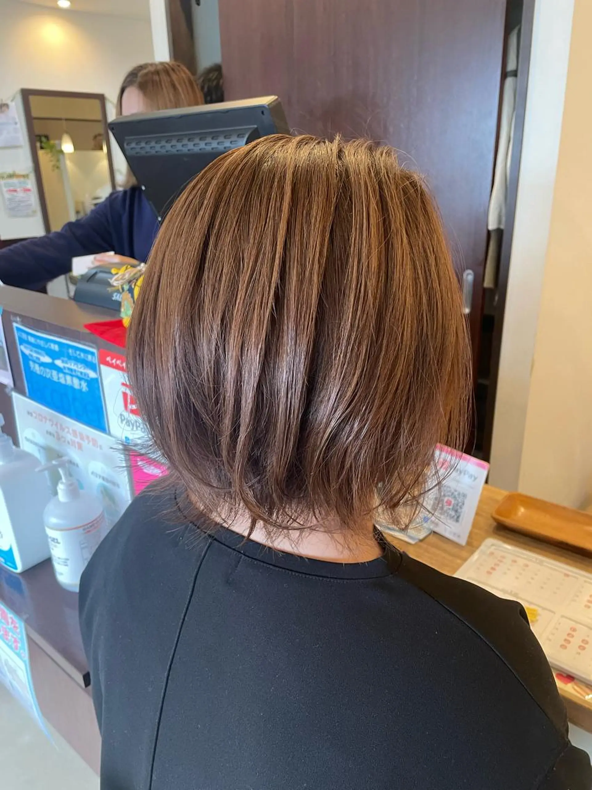 ミディアム ハイライト かきあげバング 美容室 Jフィドルファドル所属・わきた かずなのヘアスタイル