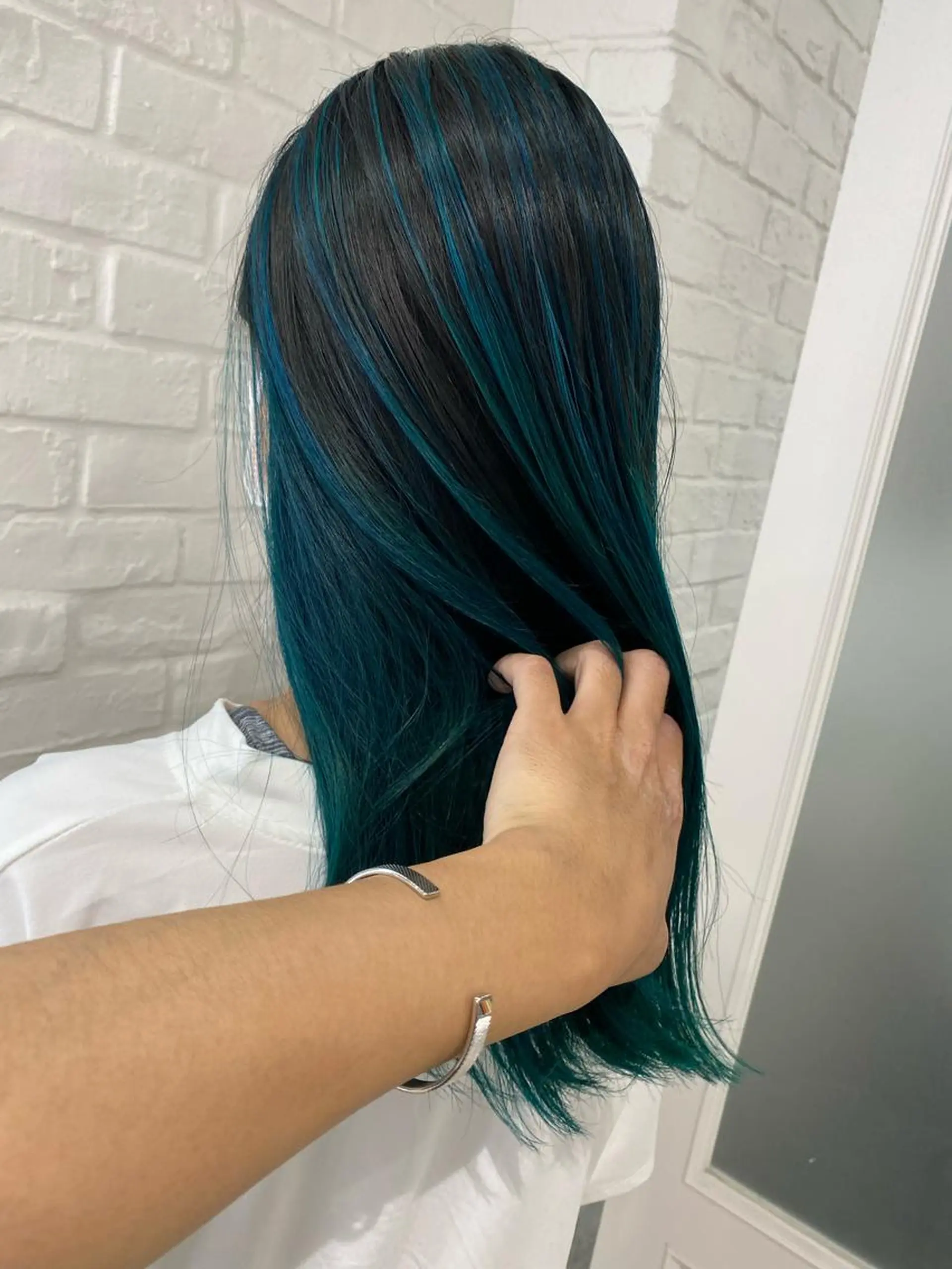 ロング レイヤーカット ヘアカラー 🍀透明感抜群🍀/ ハイトーンカラーのヘアスタイル