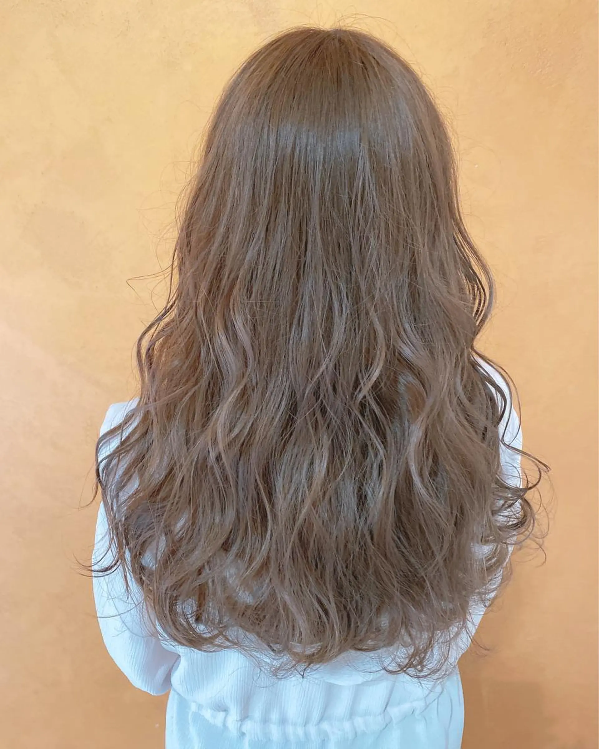 ロング チョコレートブラウン カット ヘアカラー パーマ 山口 明日花のヘアスタイル