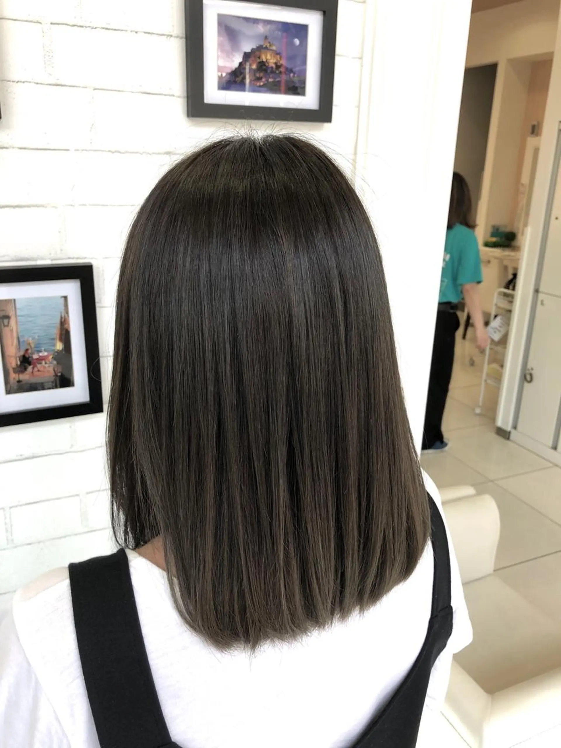 セミロング パーマ アッシュ 学生 髪質改善 レイヤーカット 縮毛矯正 カット Ash 山田 勇太のヘアスタイル