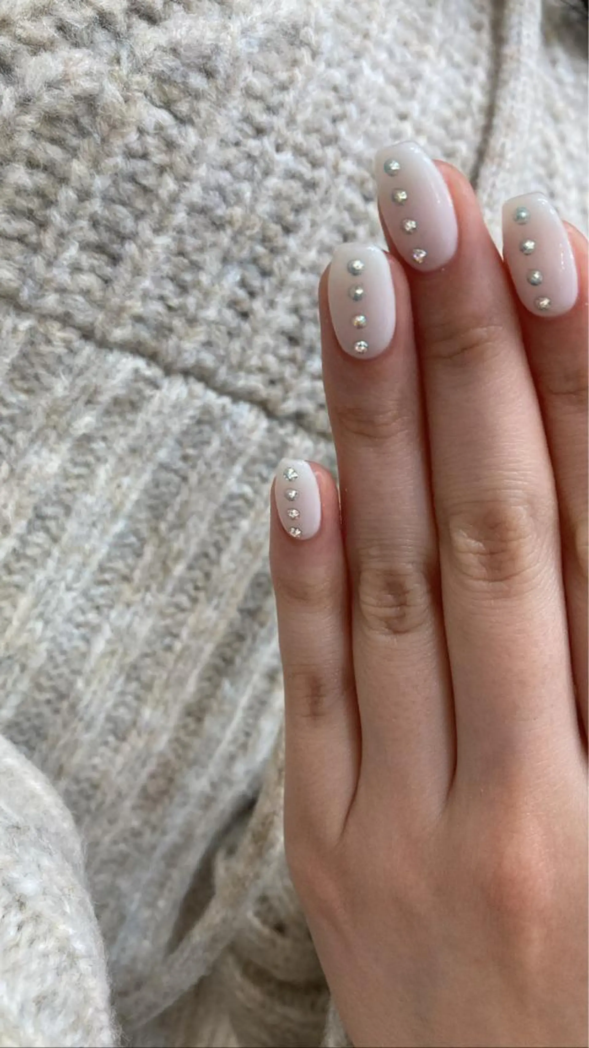 ネイル nailsalon hue所属・小山 羽奈のネイルデザイン