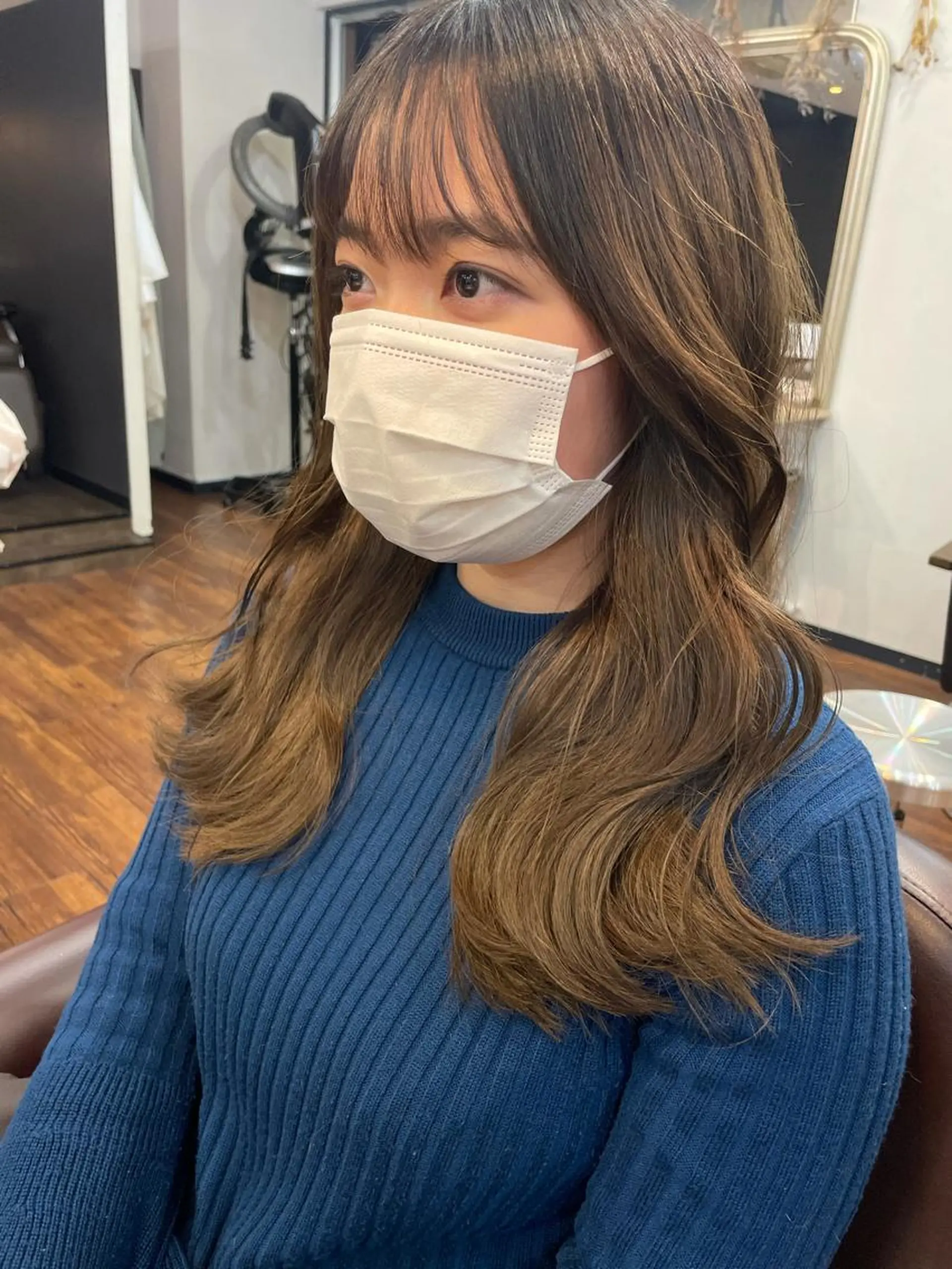 ロング レイヤーカット、 大人可愛い　中村美羅のヘアスタイル