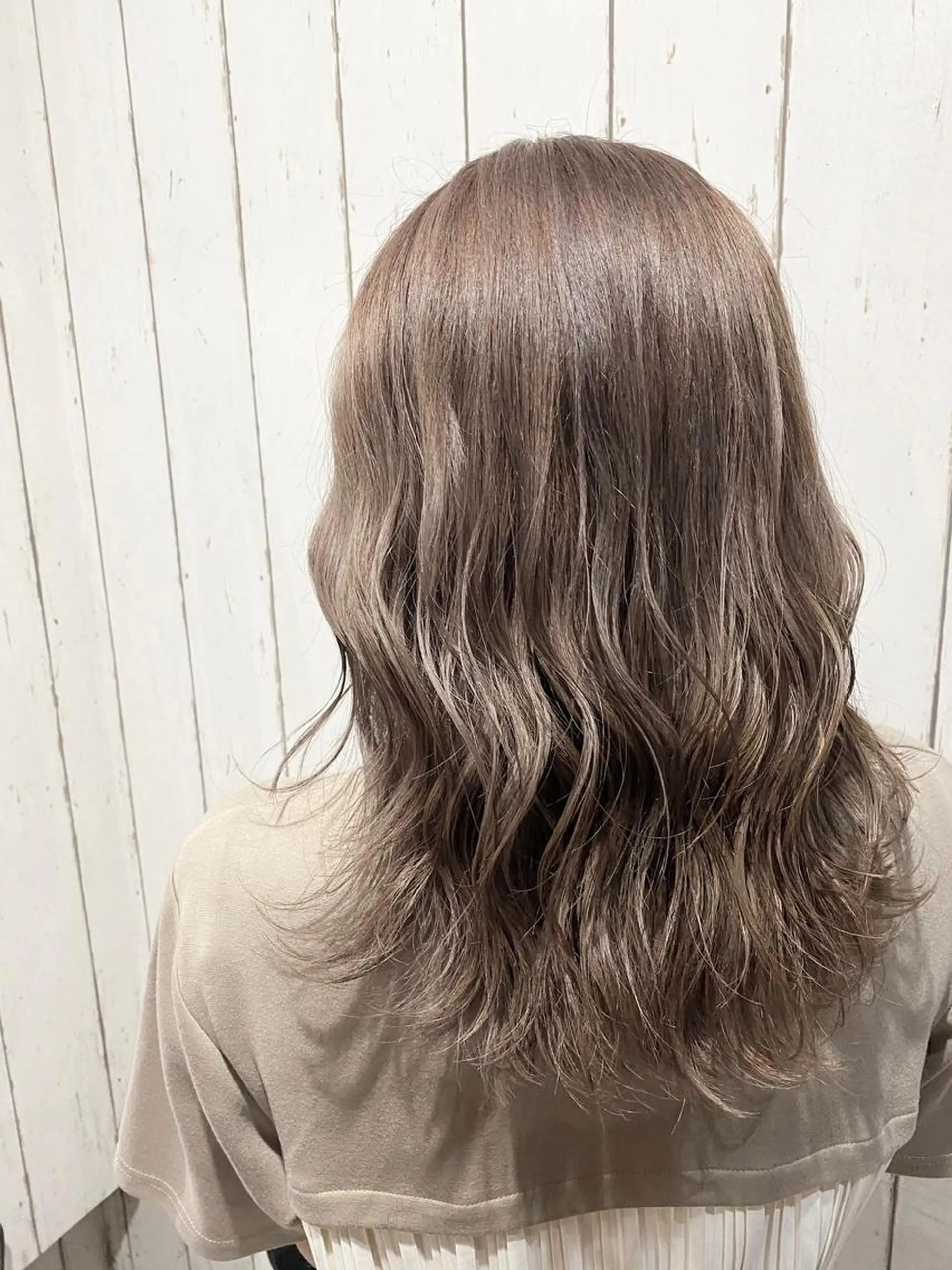 ミディアム カラー パーマ ヘアアレンジ アッシュ バレイヤージュ ベージュカラー ブリーチ 透明感カラー カット ヘアカラー トリートメント RecheRche【池袋】所属・👑指名率No.1 👑坂口飛翔のヘアスタイル