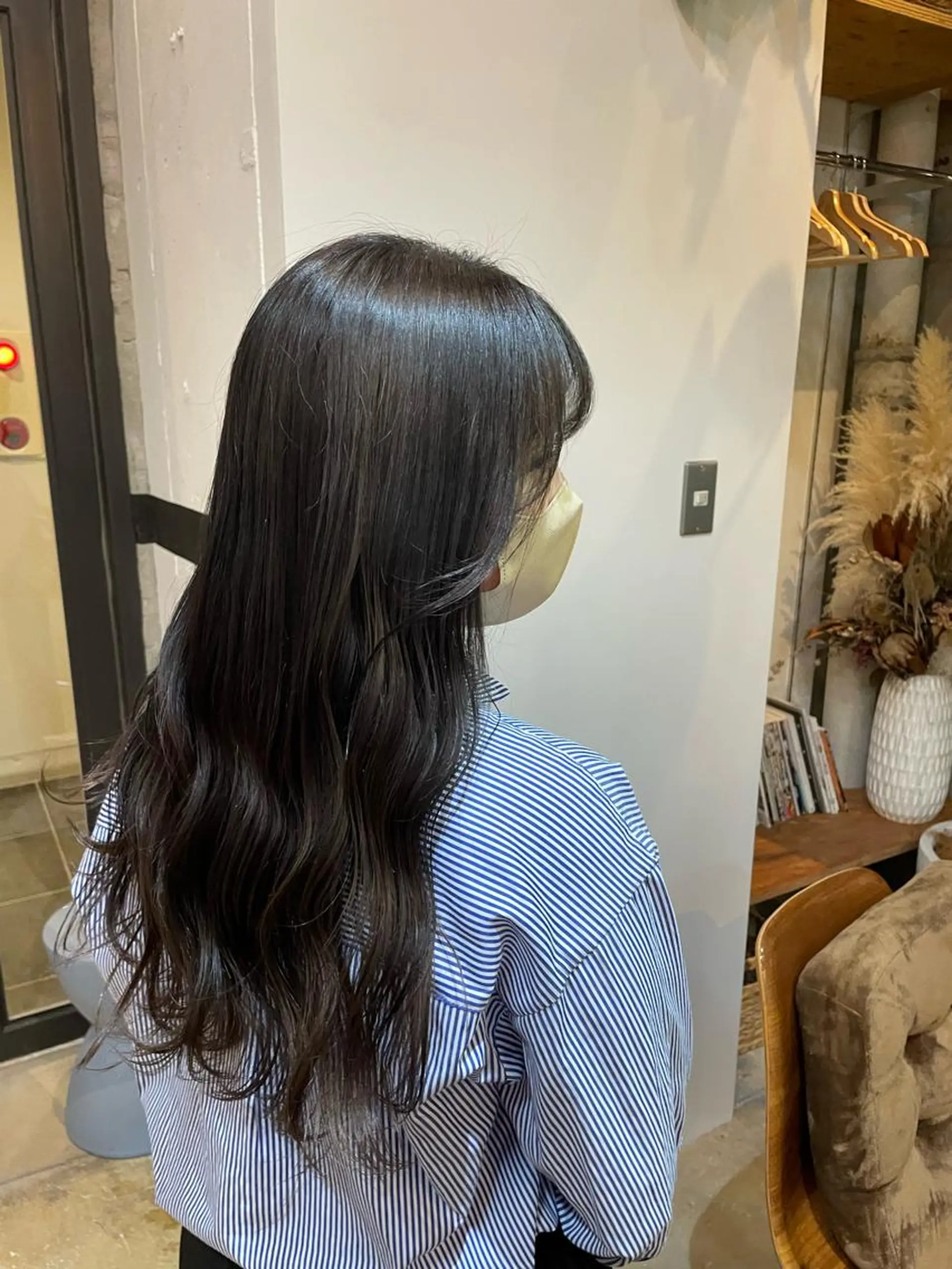 ロング カラー グレージュ ラベンダーカラー ラベンダーグレージュ ラベンダーグレー ヘアカラー トリートメント MAUVE MIYUのヘアスタイル
