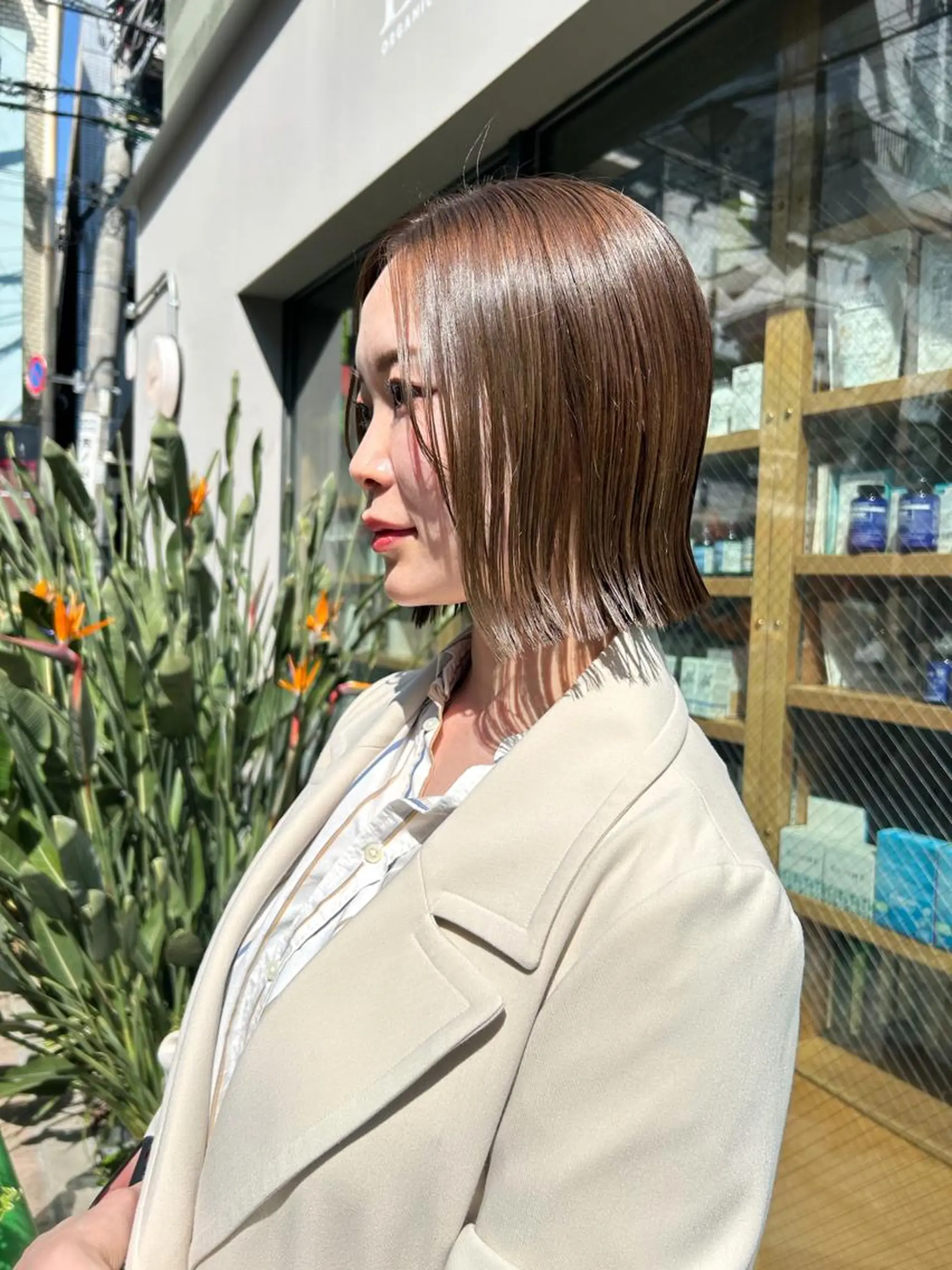 ミディアム カラー 切りっぱなしボブ ボブ カット ヘアカラー トリートメント HIROKI ” stylistのヘアスタイル