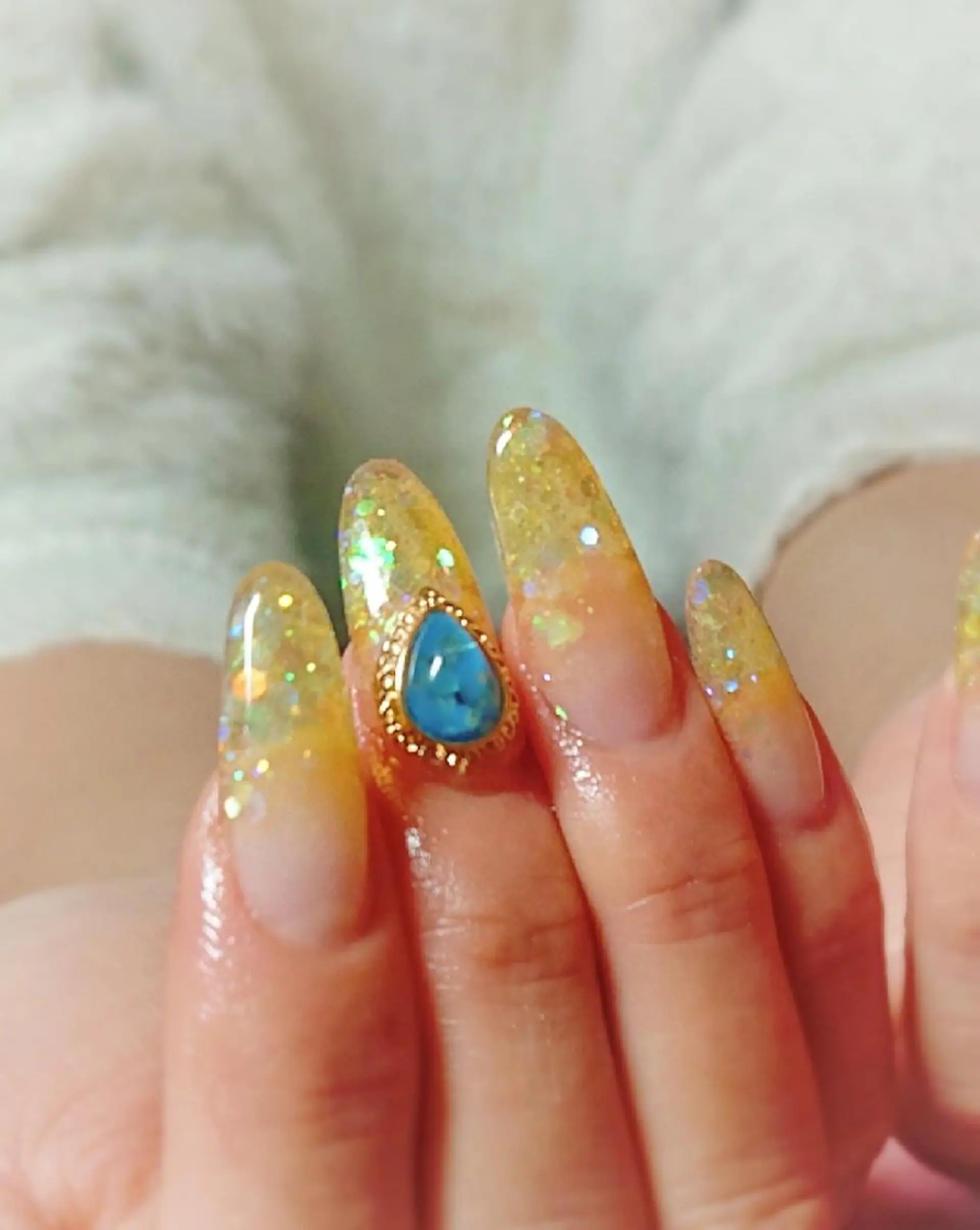ネイル キラキラネイル 春ネイル 黄色 Nail salon LABONのネイルデザイン