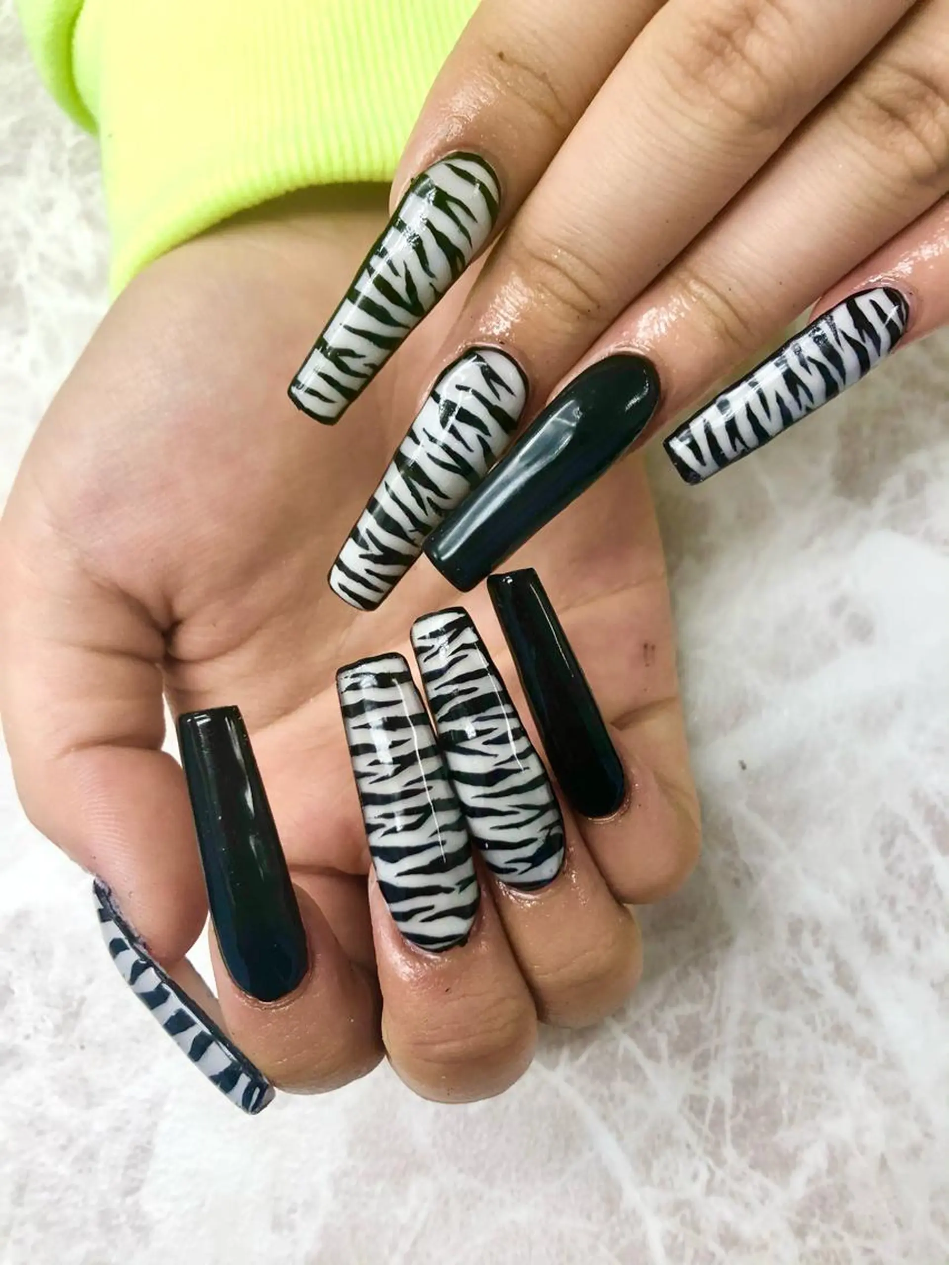 ネイル MADIA藤沢所属・MADIA MEGUのネイルデザイン