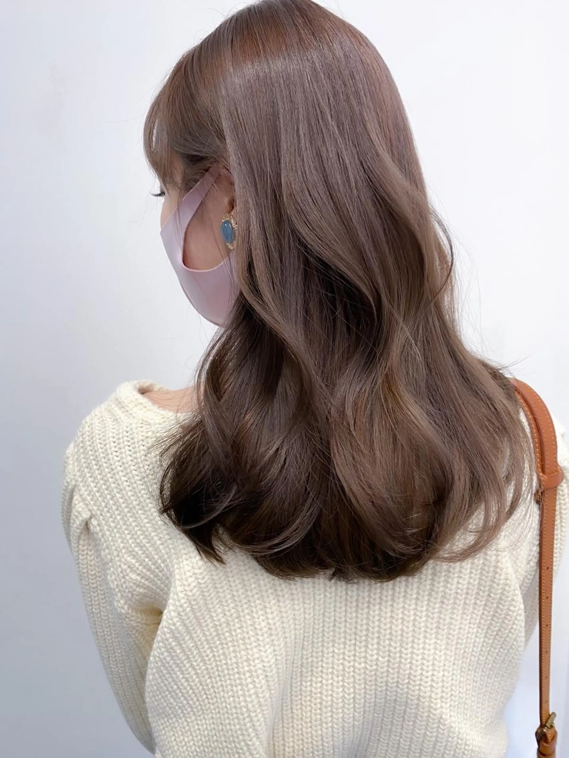 ミディアム カラー THE DAY所属・AKI HASHIMOTOのヘアスタイル