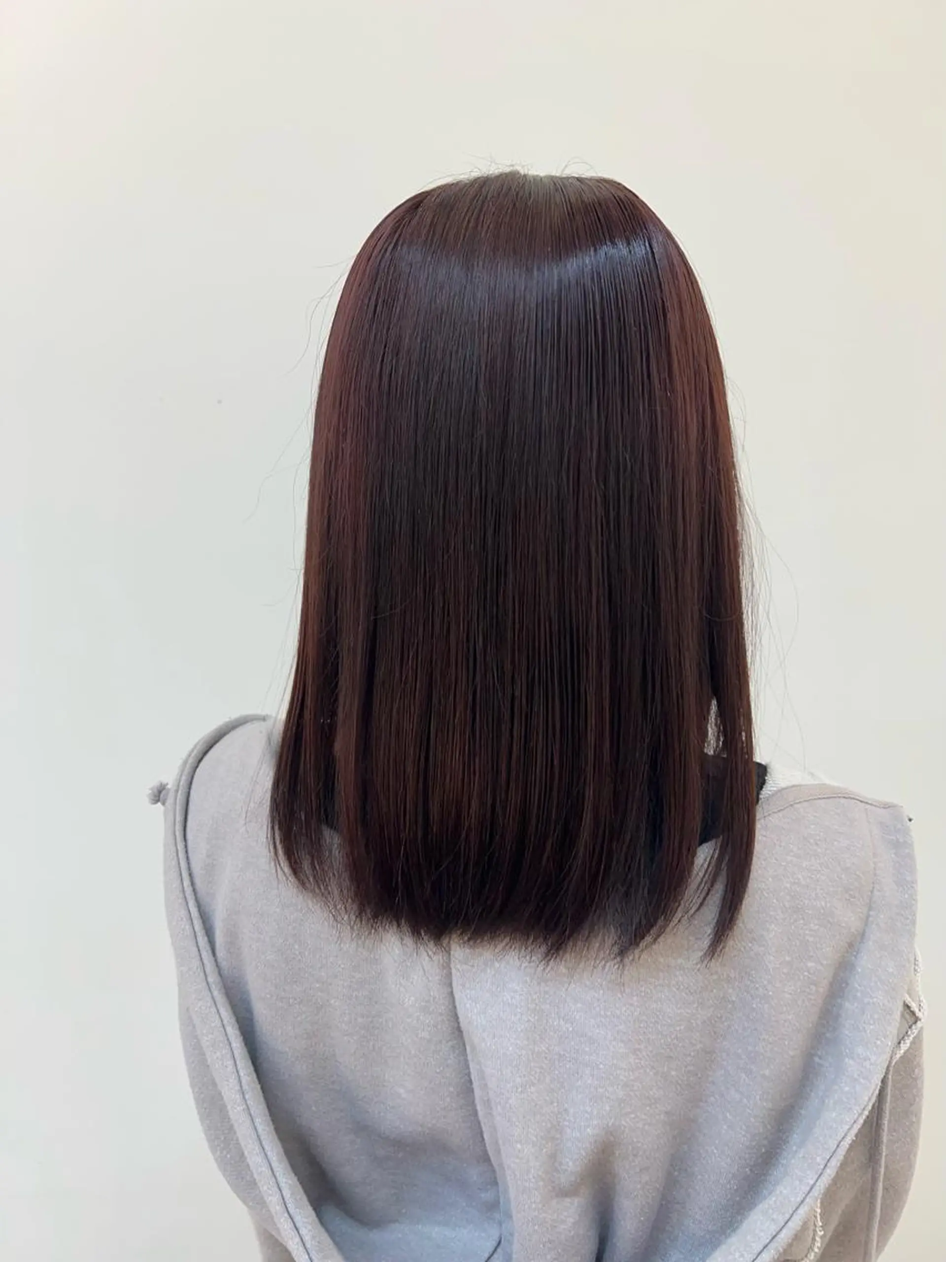 セミロング カラー レッドカラー 丸田 美沙希のヘアスタイル