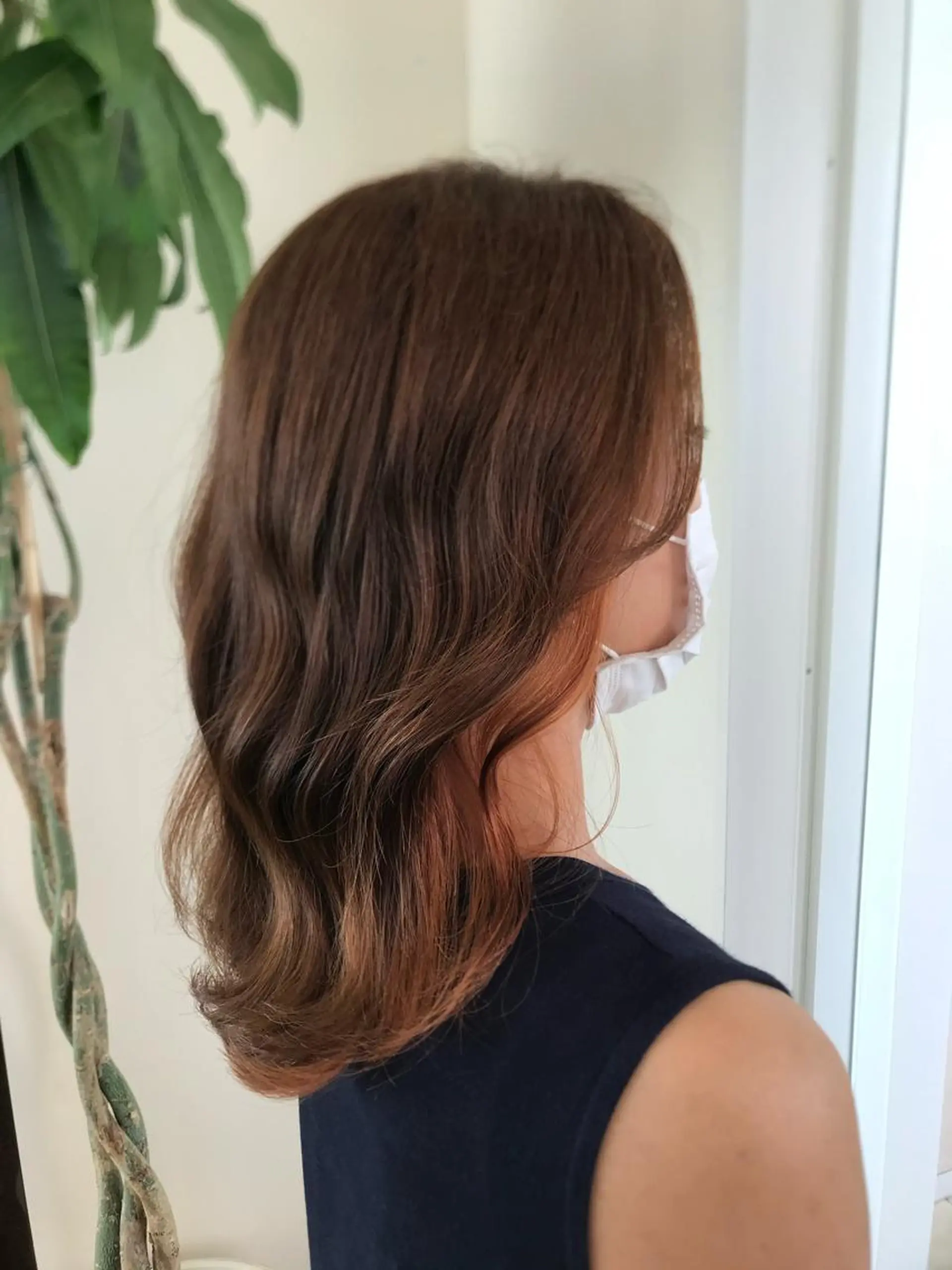セミロング カラー ブリーチ インナーカラー オレンジ 後藤 瑞季のヘアスタイル
