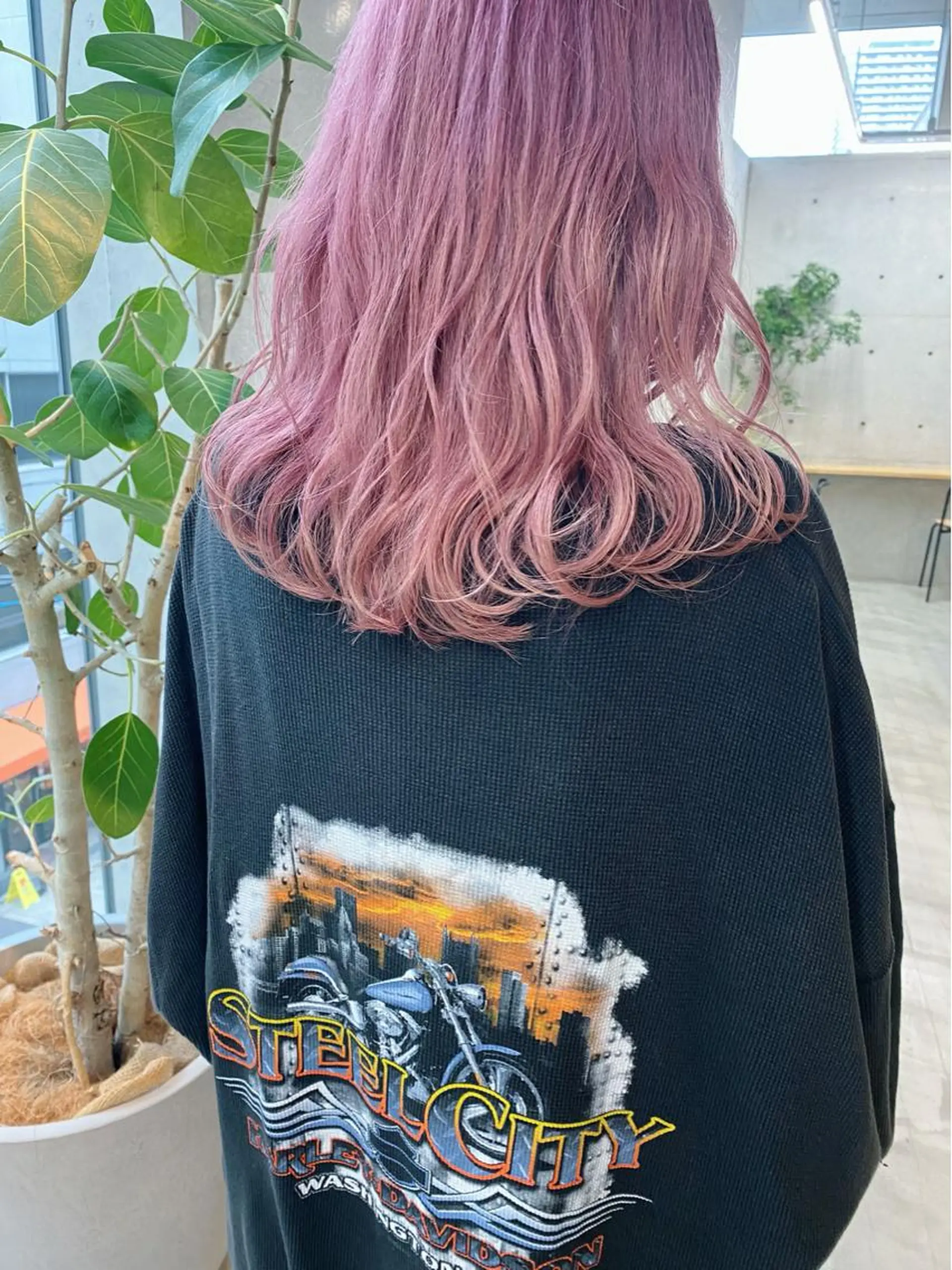 セミロング カラー ヘアアレンジ ブリーチ ピンクカラー son hair HIROEのヘアスタイル