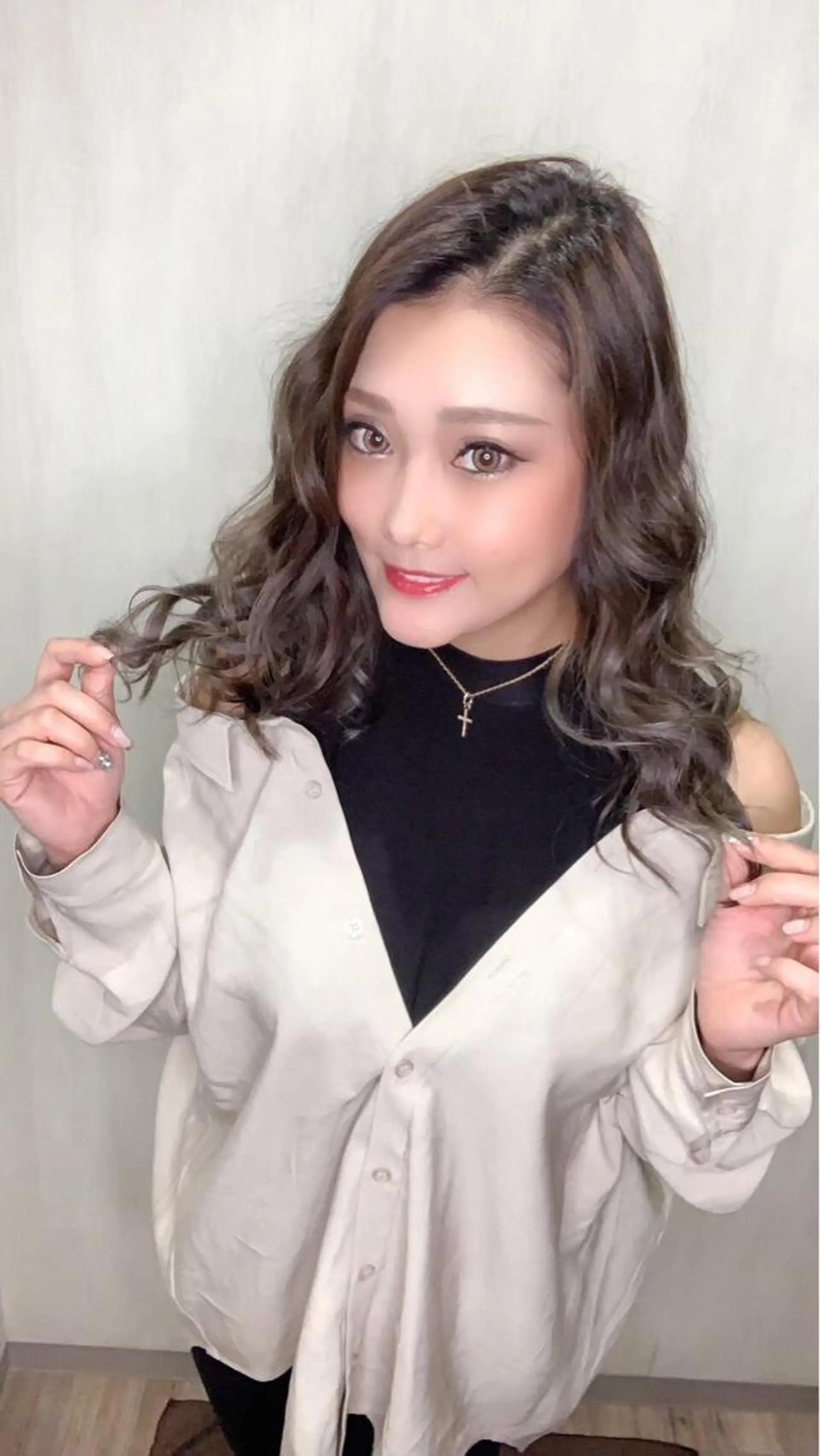 セミロング カラー ヘアアレンジ 西口徒歩20秒 寒色 カラーミディアムヘアのヘアスタイル