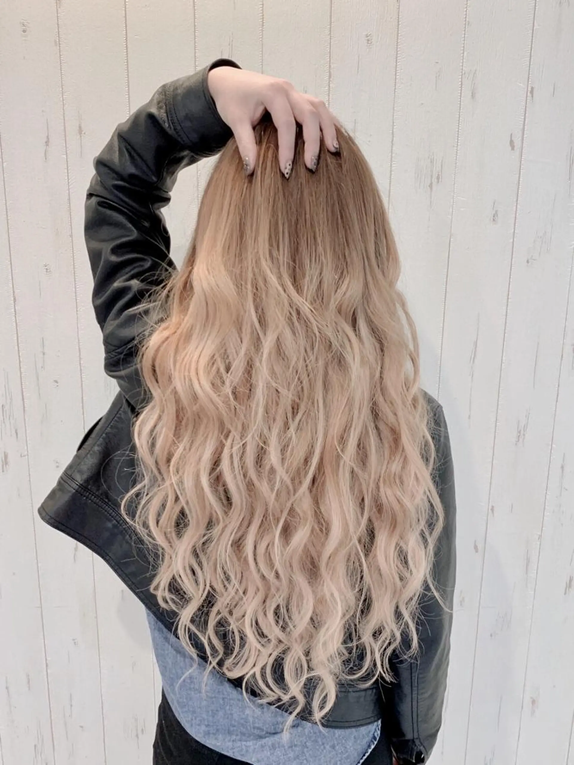 ロング カラー パーマ ヘアアレンジ レミーエクステ大阪 Device梅田のヘアスタイル
