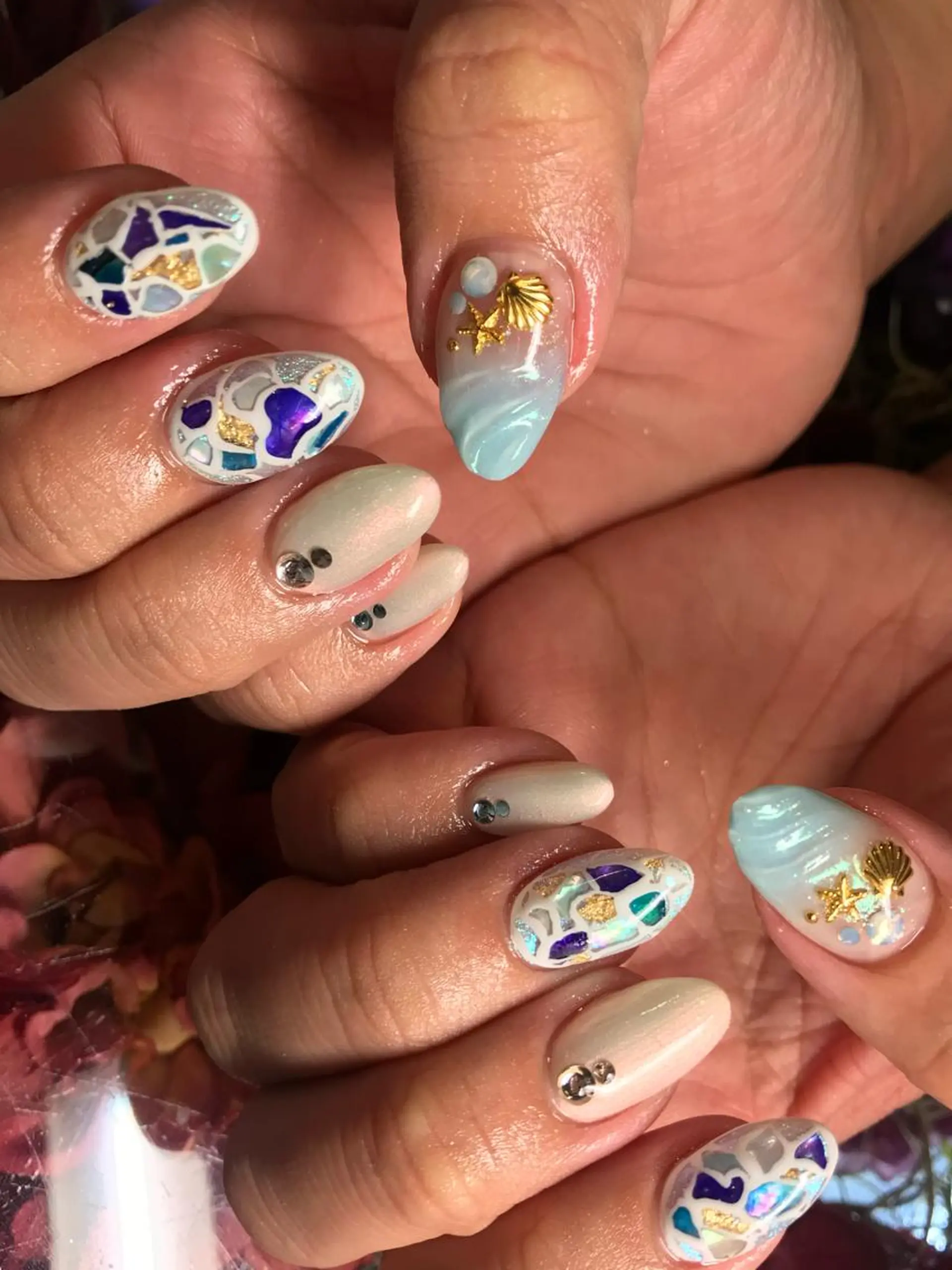 ミディアム ハンドネイル NAILSALON 🍔Timna🍟のネイルデザイン