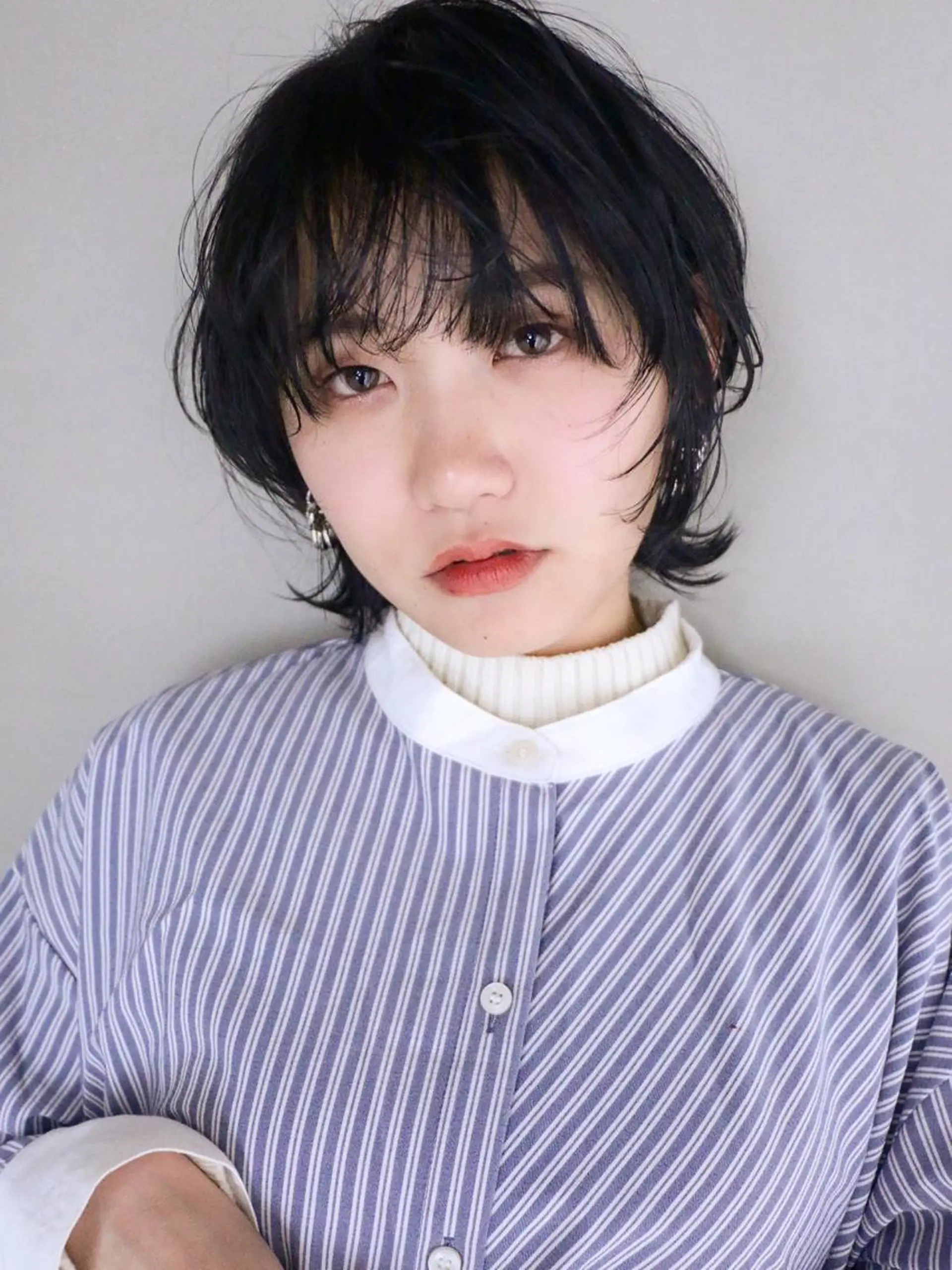 ショート カラー パーマ アディクシーカラー 黒髪 レイヤーカット ショートヘア ウルフカット SALOWIN梅田茶屋町店所属・ウルフレイヤーカット /チヒロのヘアスタイル