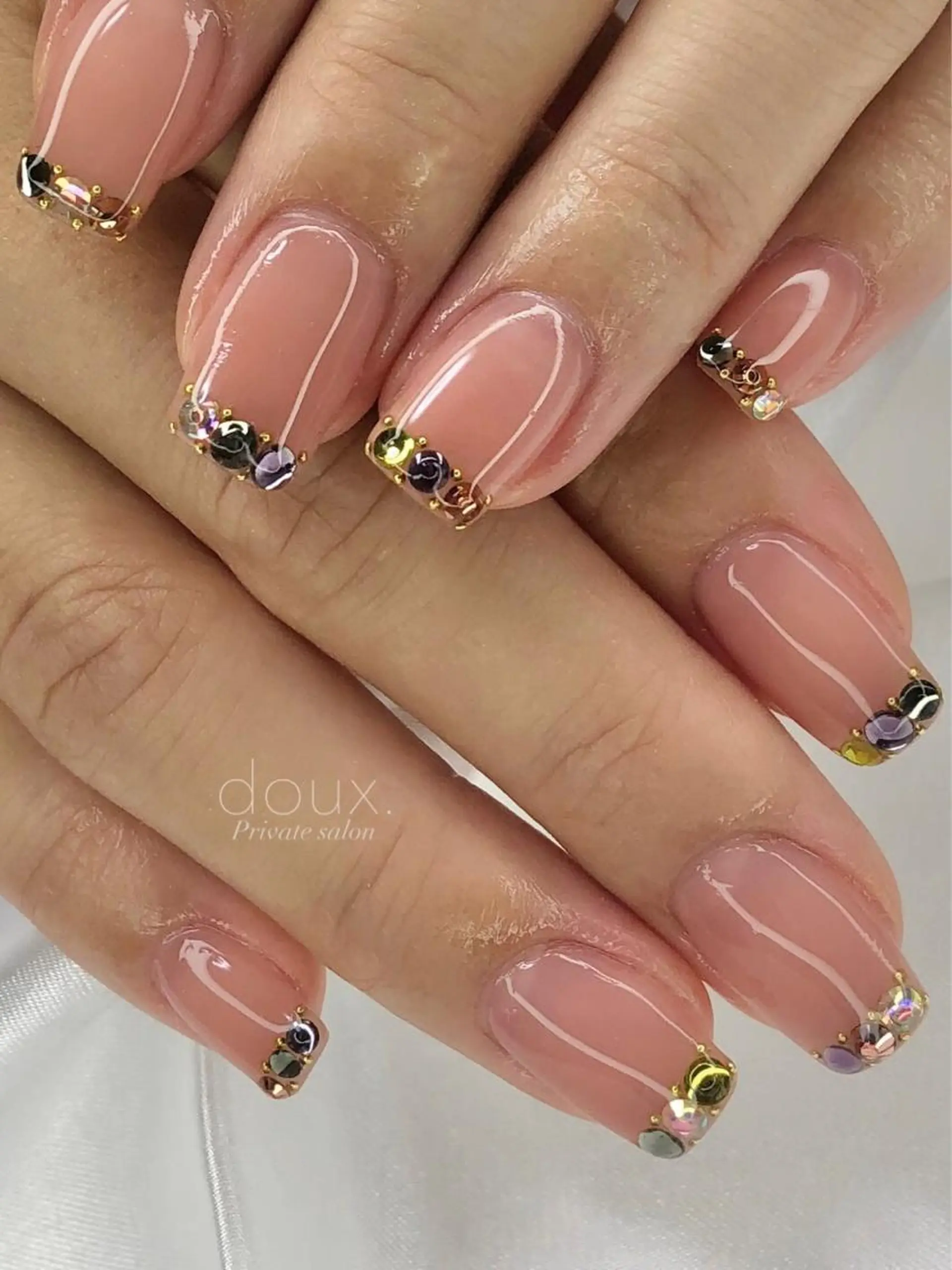 ネイル フレンチネイル 韓国ネイル マグネットネイル ニュアンスネイル ワンホンネイル ハンドネイル doux. nailのネイルデザイン
