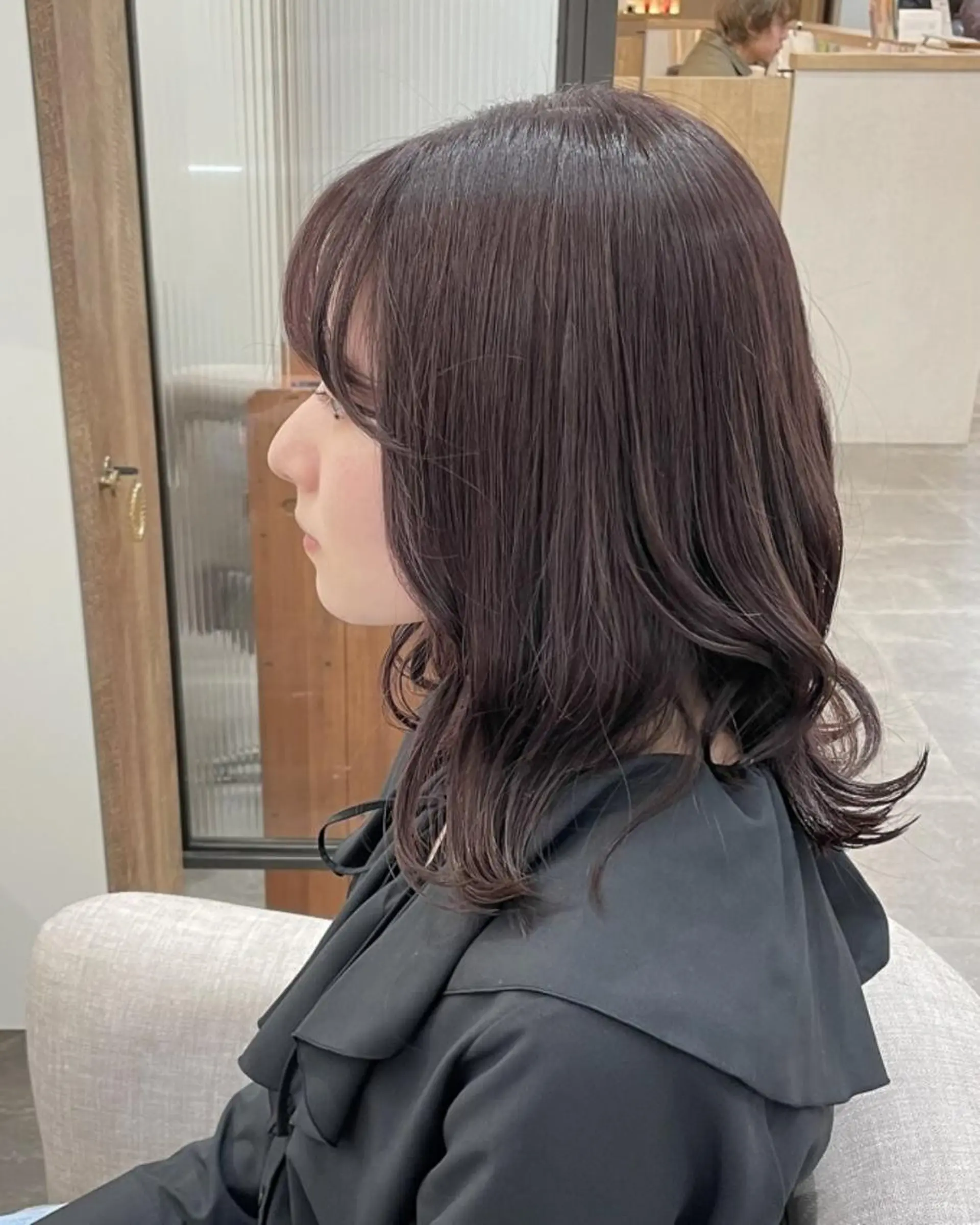 カラー セミロング ブリーチ ラベンダーカラー ブリーチなしカラー カット ヘアカラー トリートメント Saki サキのヘアスタイル
