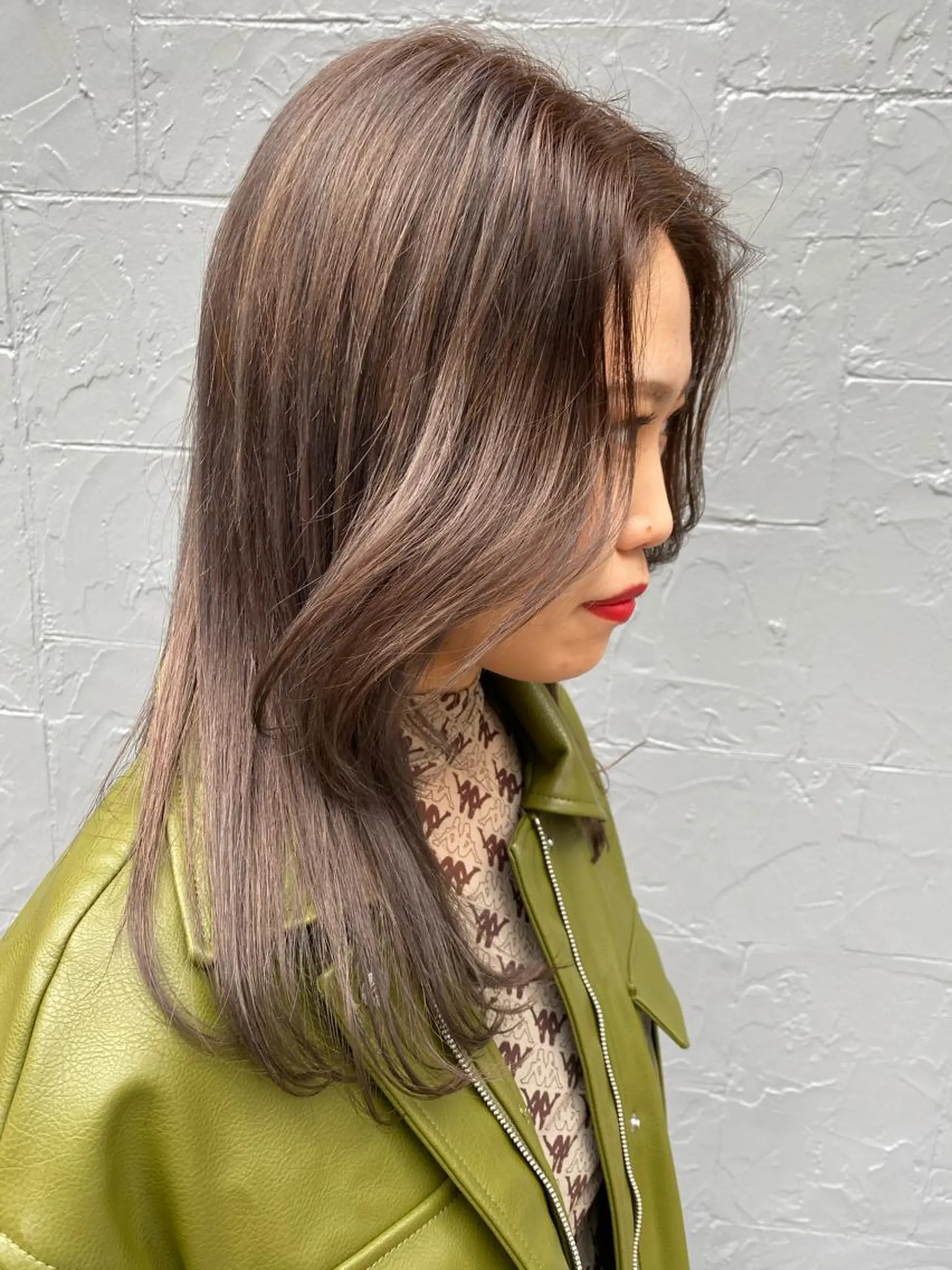 セミロング カラー ブリーチ イルミナカラー サカグチユキナ 【tocca】のヘアスタイル