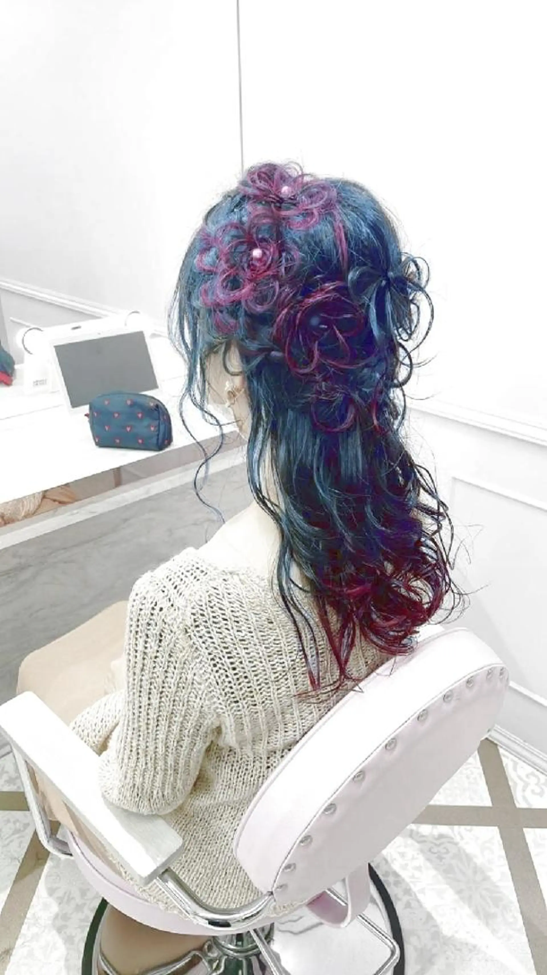 ロング LUXBE GALLERY なんば駅前店所属・ラックスビーギャラリ ー AKICOのヘアスタイル