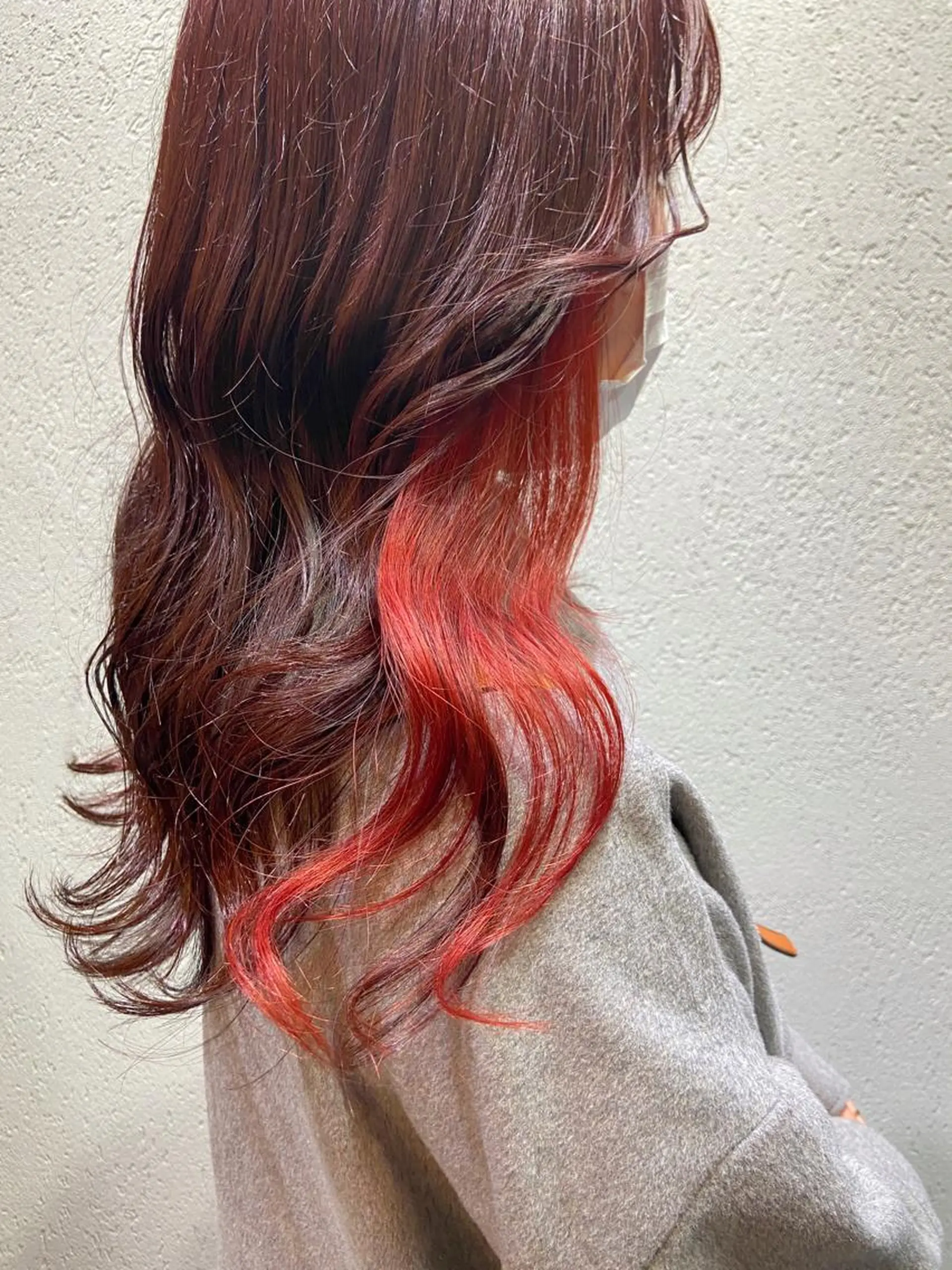 ロング カラー イヤリングカラー カット ヘアカラー ノイシキ サキのヘアスタイル