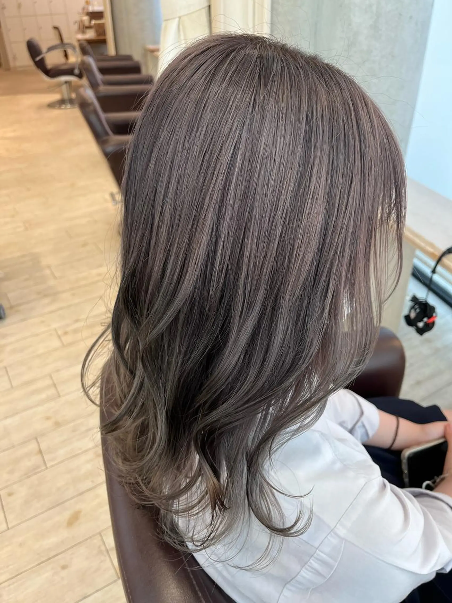 セミロング カラー ブリーチ ヘアカラー トリートメント サソウ ユリエ🥥のヘアスタイル