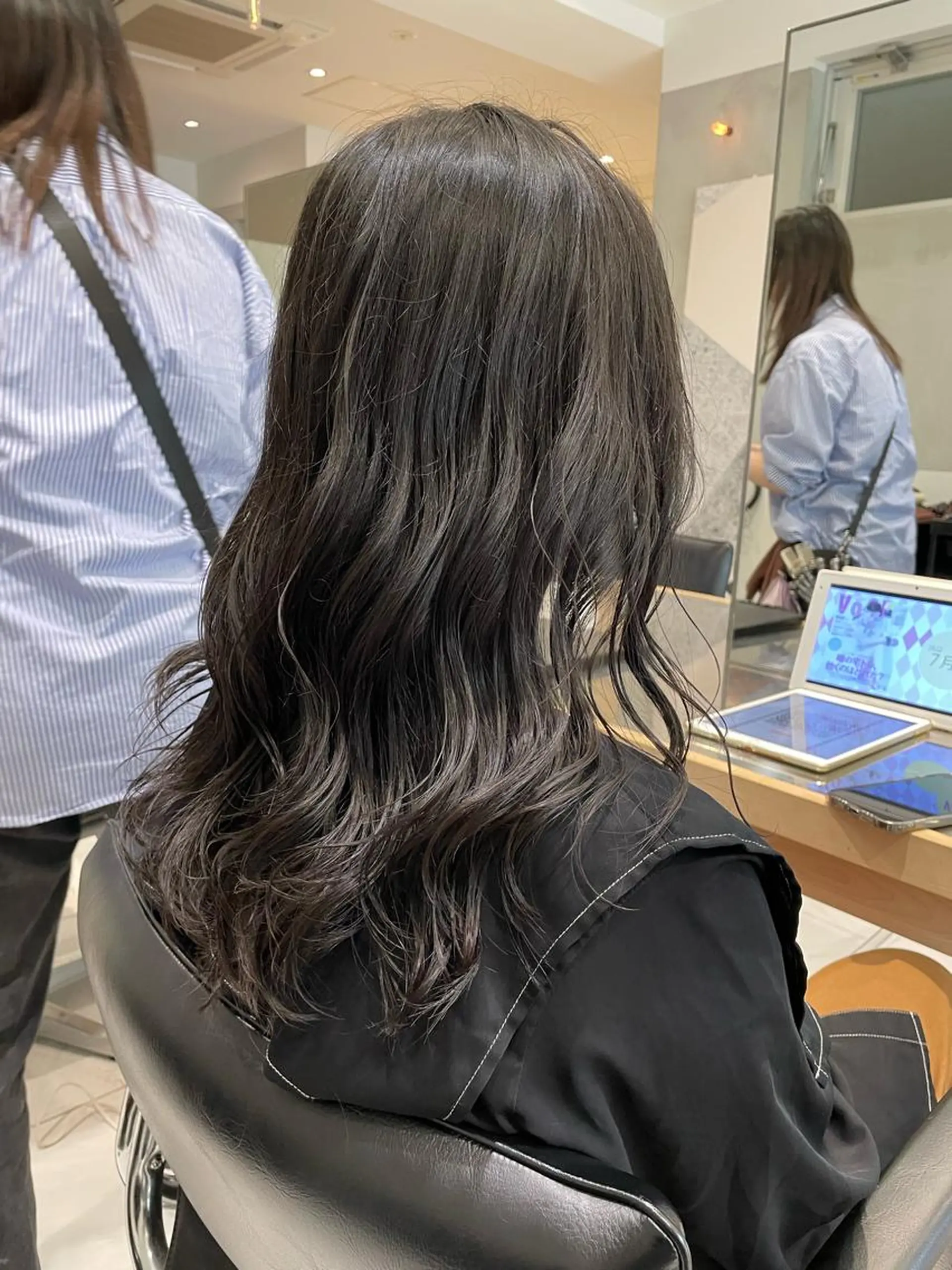 ロング ヘアカラー トリートメント ヘッドスパ ヘアセット 透明感ブリーチ カラー✨有坂映哉のヘアスタイル
