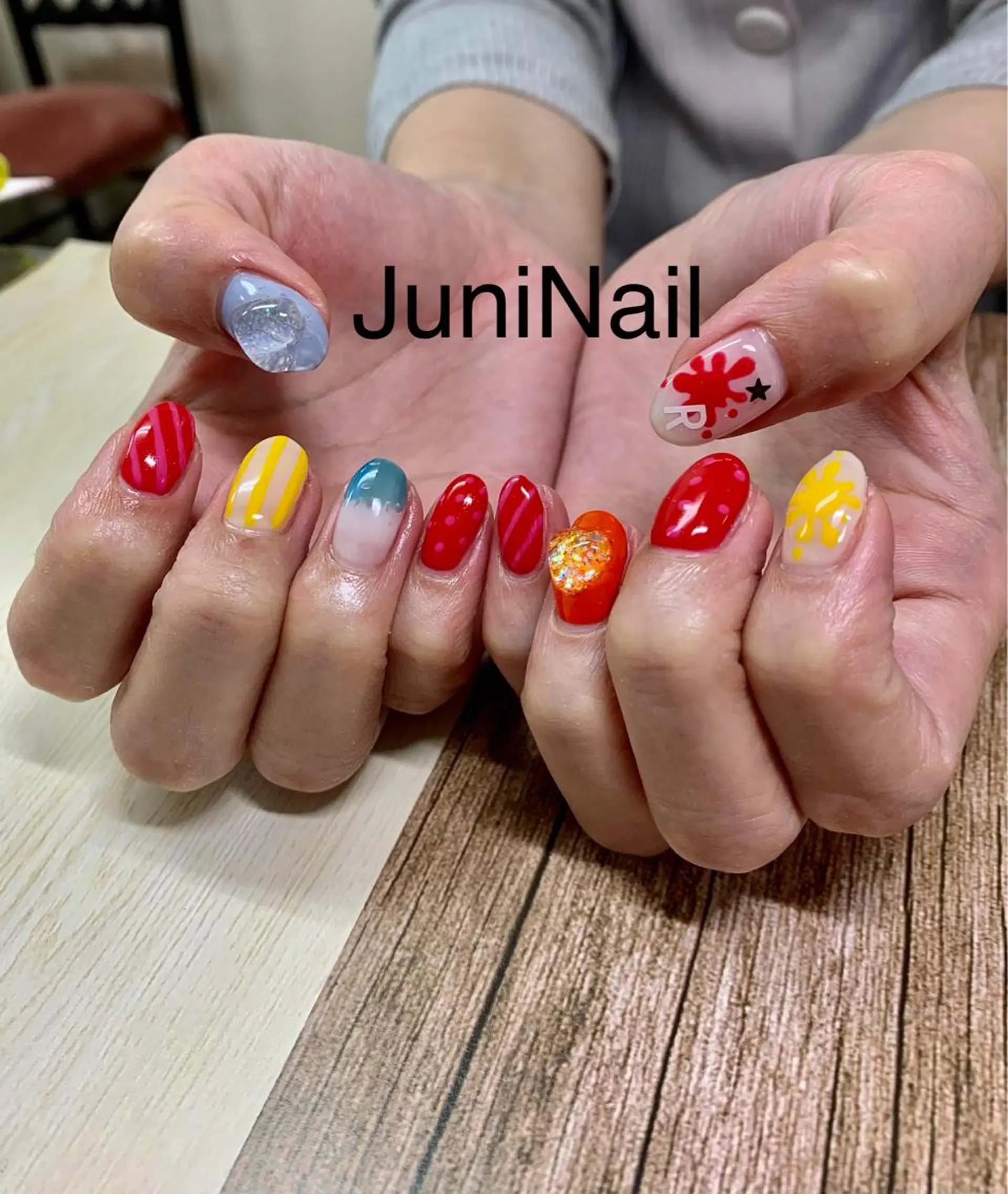 ネイル オーロラネイル クリアネイル フラッシュネイル フレンチネイル 氷ネイル・うるうるネイル ハンドネイル JuniNail韓国 ネイリストsuのネイルデザイン