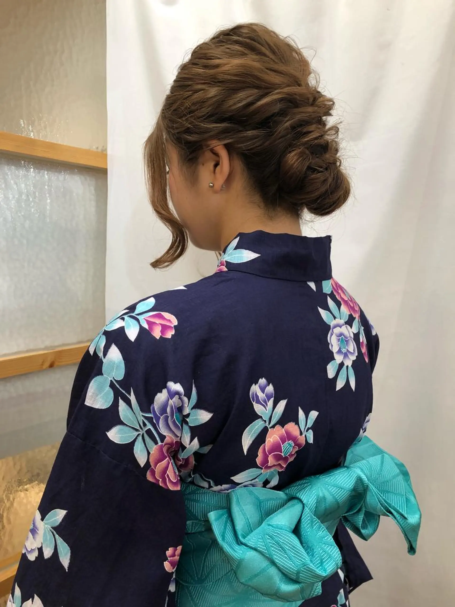 ロング ヘアアレンジ 女性に人気♪ はやしほのかのヘアスタイル