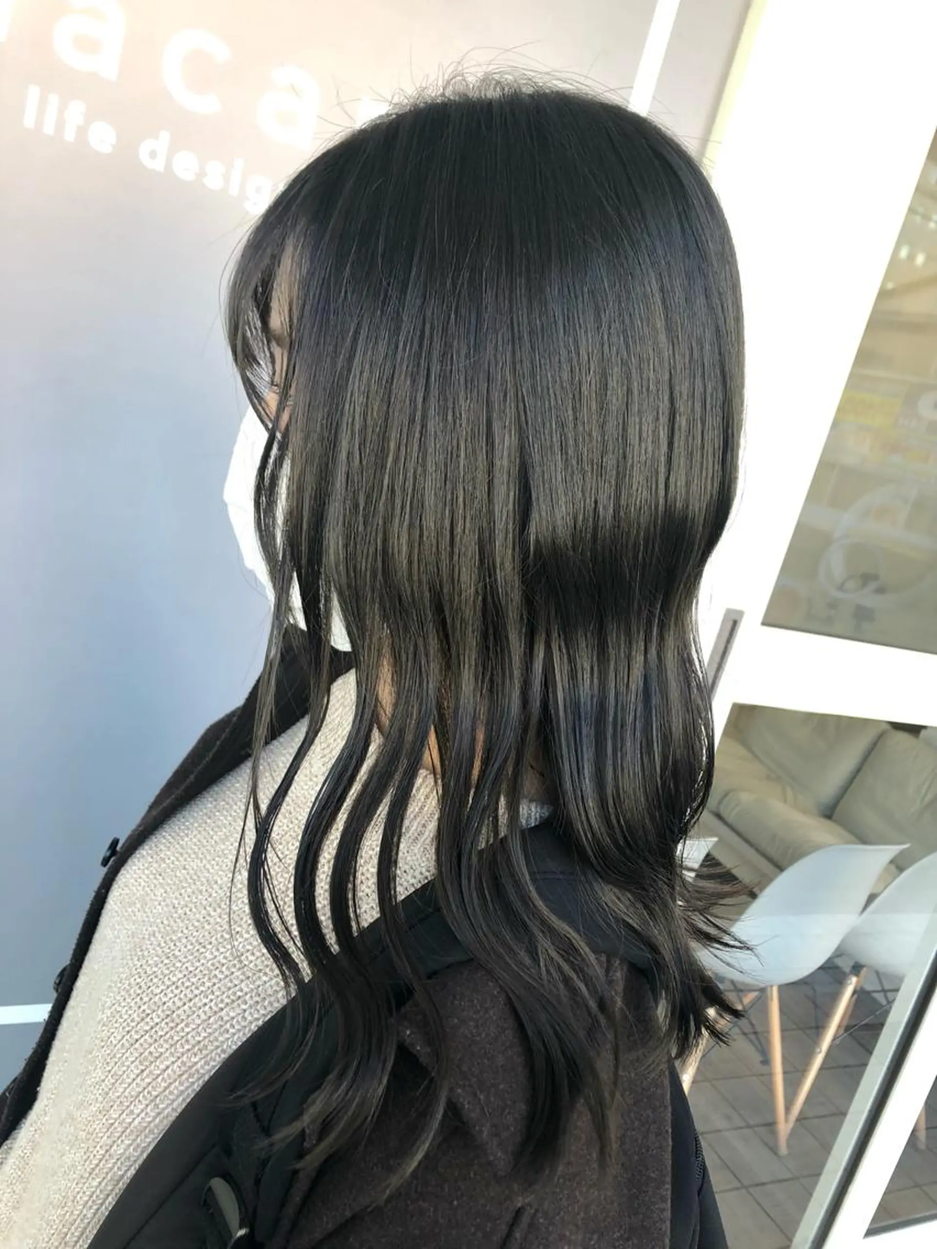 セミロング カラー ブラウンカラー 透明感カラー オリーブブラウン Pocketいわき 深谷 智花のヘアスタイル