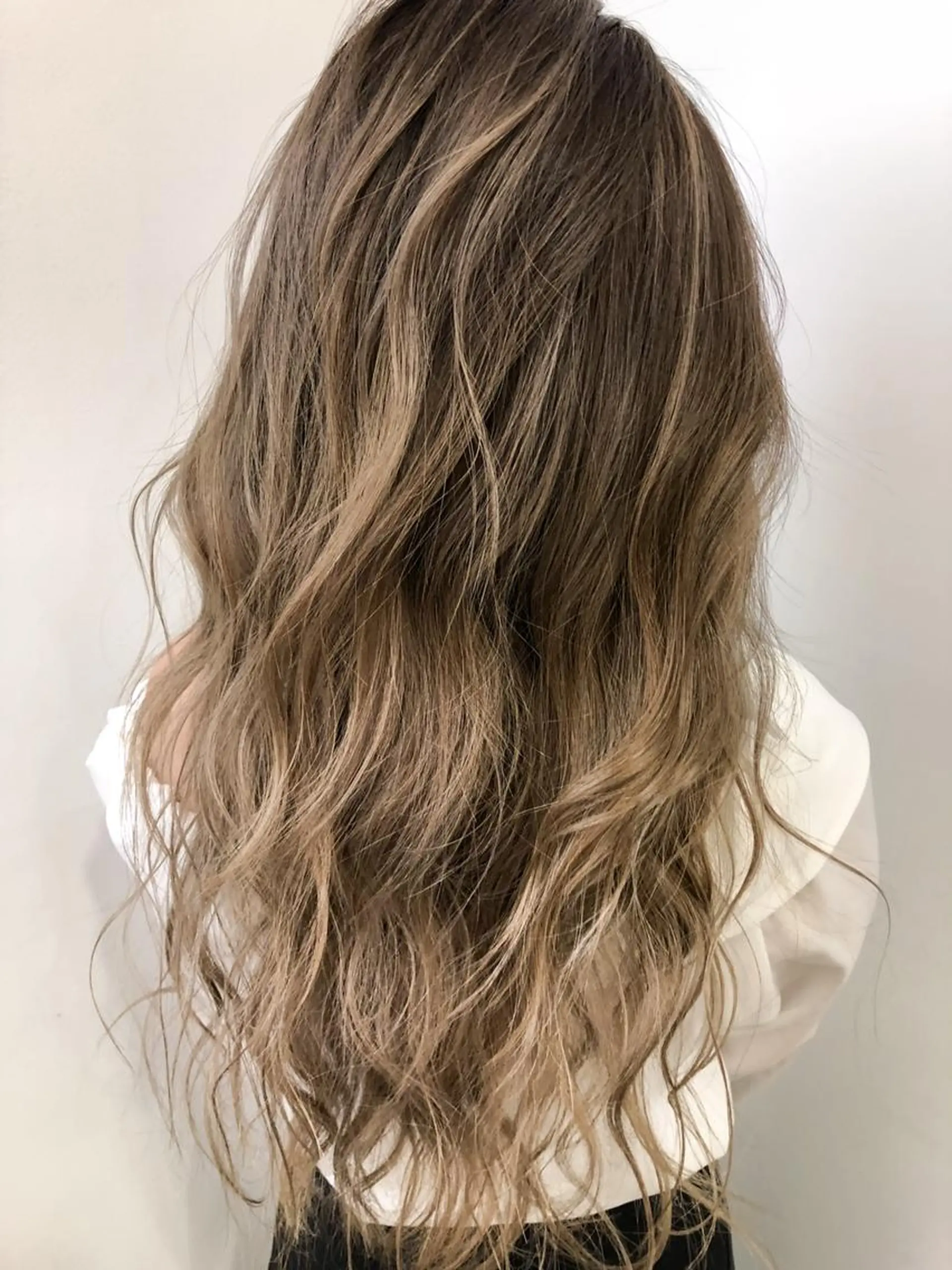 セミロング カラー グラデーションカラー ハイライトカラー ハイライト WONK. ウォンク 心斎橋のヘアスタイル