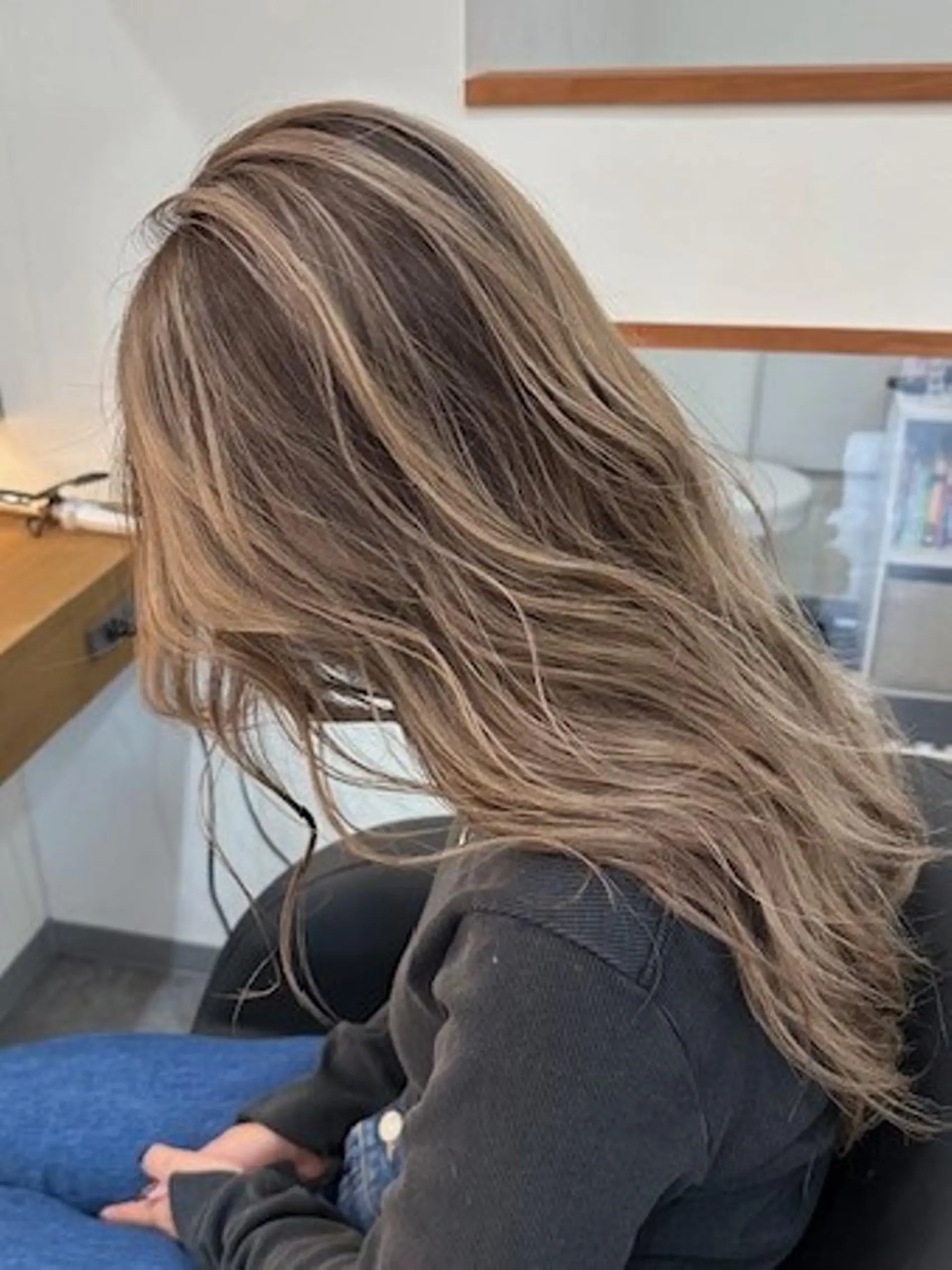 ロング ショートボブ ボブ ハイライト 髪質改善 縮毛矯正 奈良一番ミルクティー ベージュしています⭐のヘアスタイル