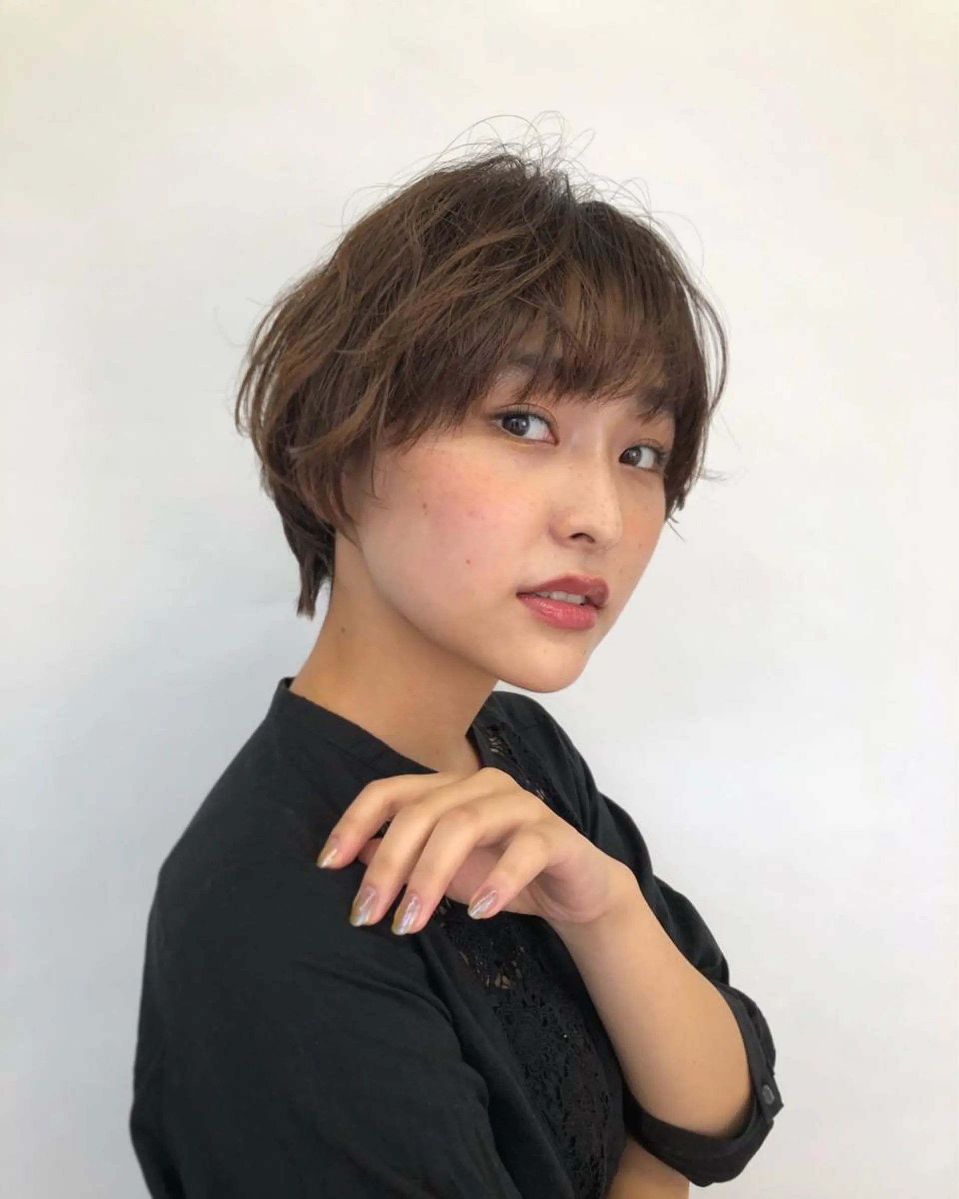 ショート 透け感カラー🫧 加納トモヒロのヘアスタイル