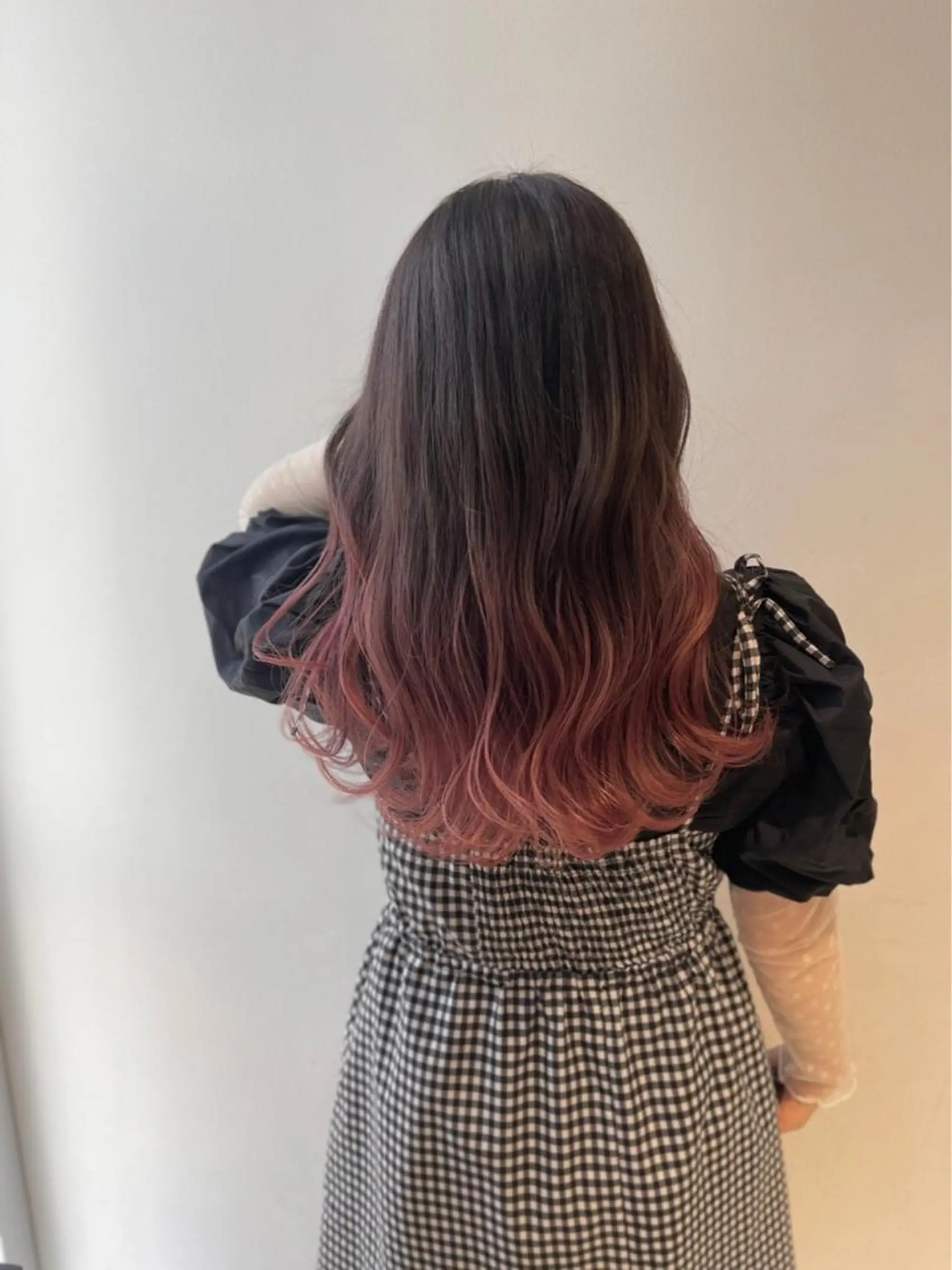 ロング カラー グラデーションカラー ピンクカラー ヘアカラー トリートメント 【公式】amble luxe池袋東口♻️のヘアスタイル