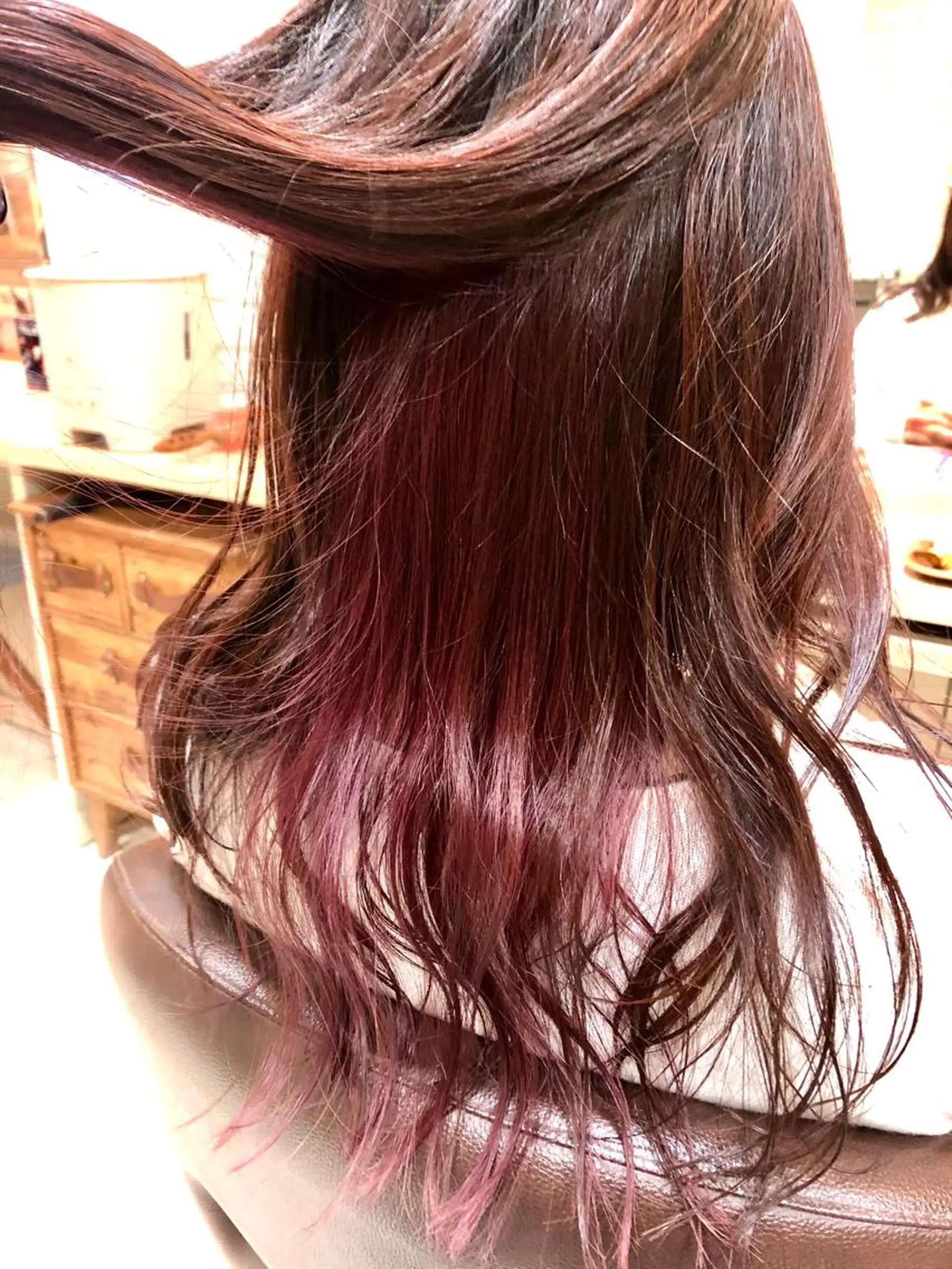 ロング カラー デザインカラー インナーカラー ピンクカラー 清水 有実子のヘアスタイル